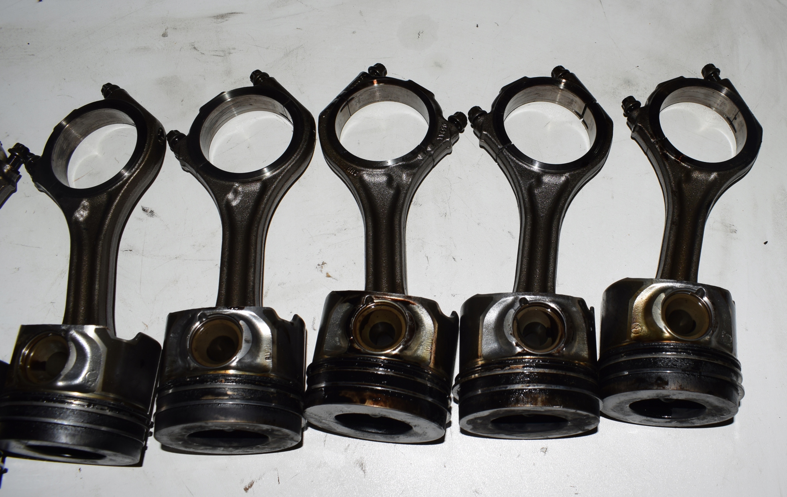 AUDI A6 C6 A4 B7 Piston avec bielle 059AA 3.0 TDI