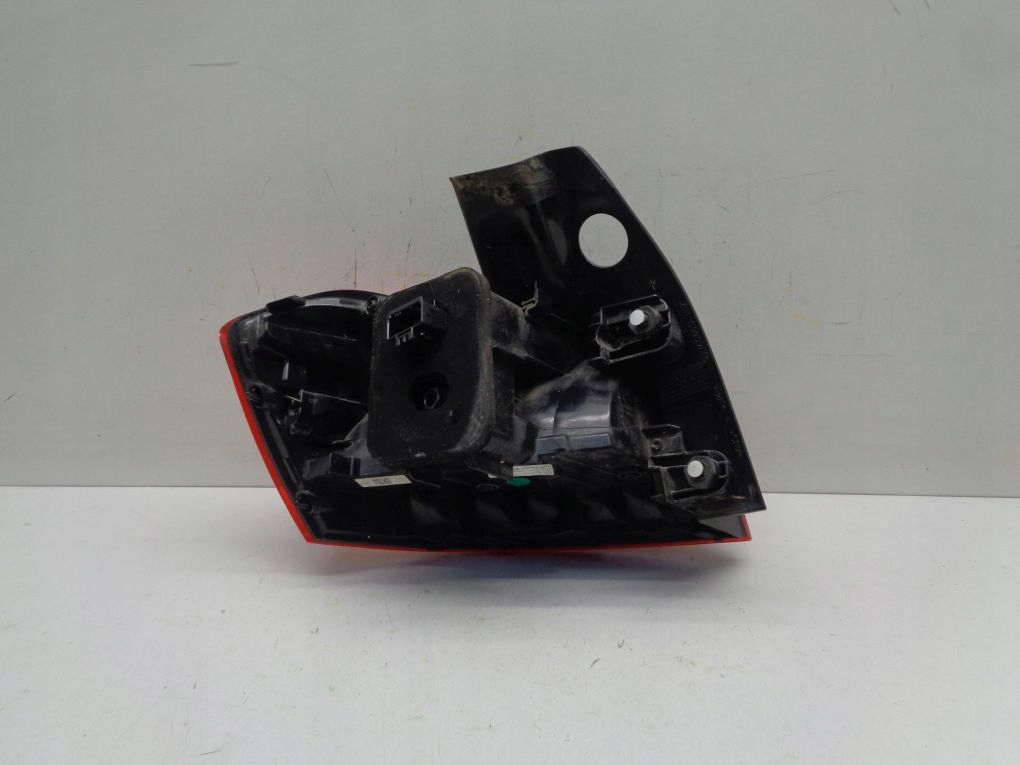 VW PASSAT B8 KOMBI LIFT 3G 19- light rear right