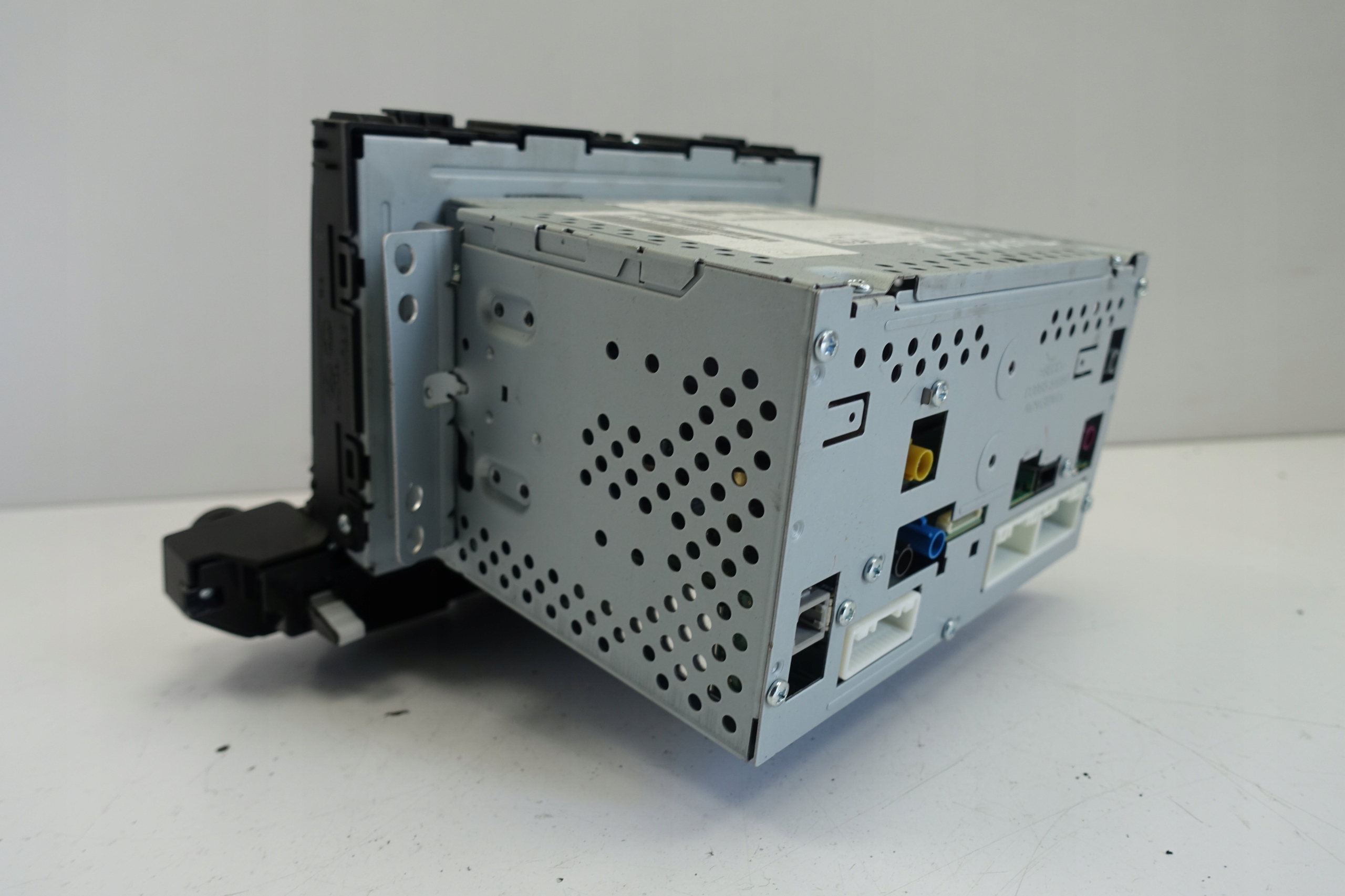 Hyundai Tucson III 15 WYSWIETLACZ navi RADIO Part number 96560 D33304