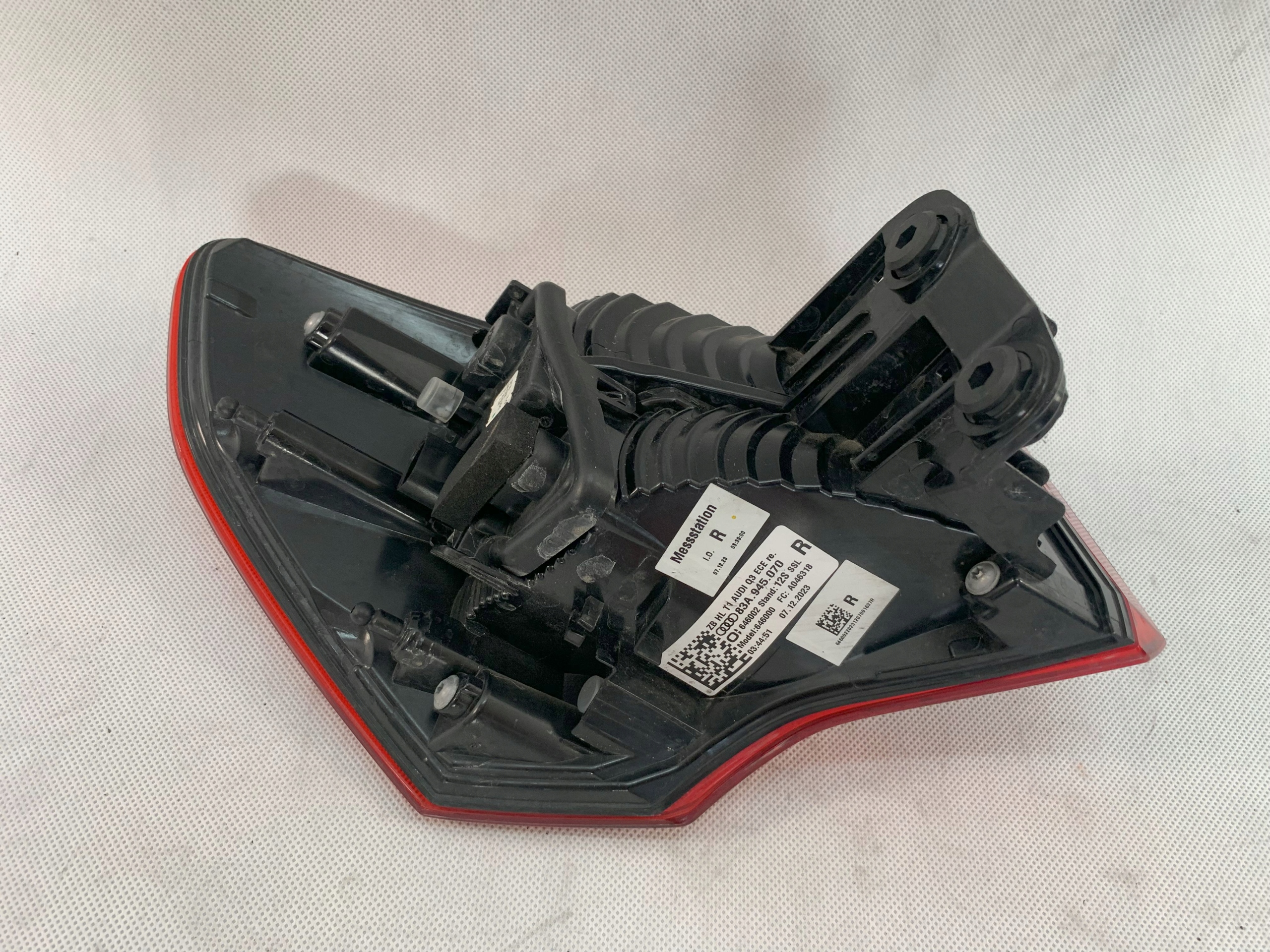 Audi Q3 18r q 3 light right rear 83A945070 08.25