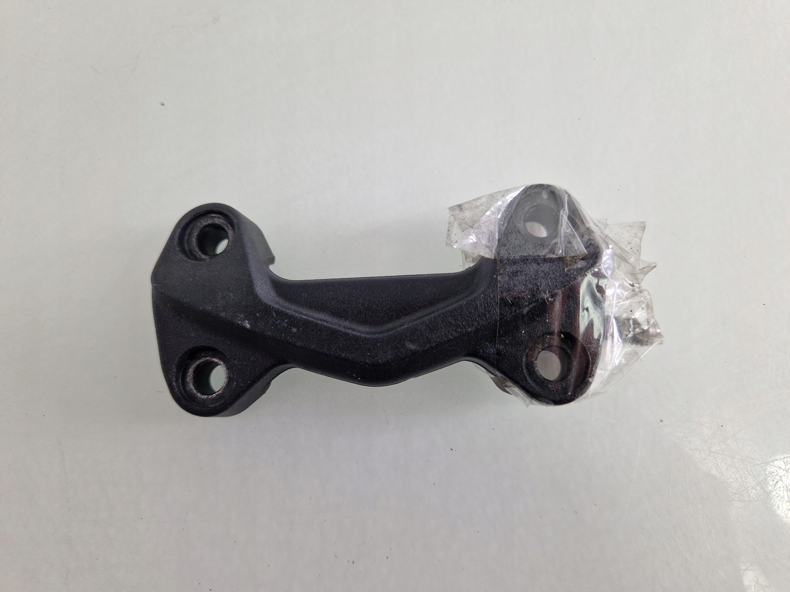61301038000 - G1012 KTM 1290 SUPER DUKE GT кріплення рульового колеса
