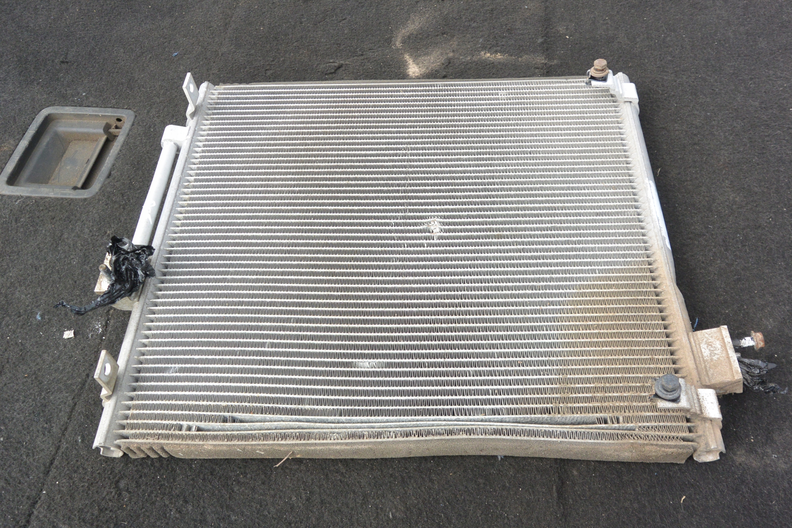 TESLA MODEL S RADIATEUR CLIMATISATION GAUCHE