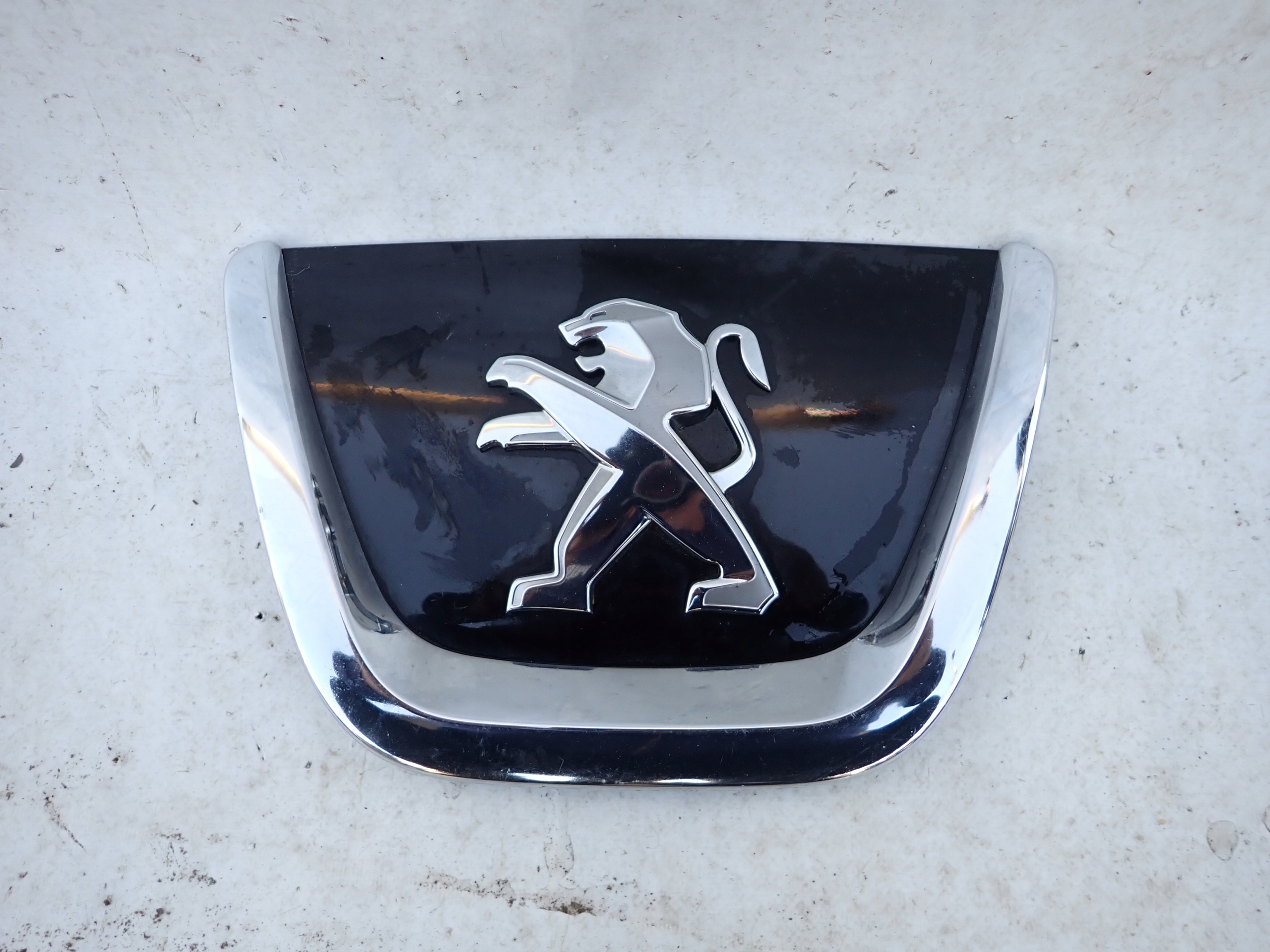 PEUGEOT 308 LIFT EBLEMANT LOGO znak