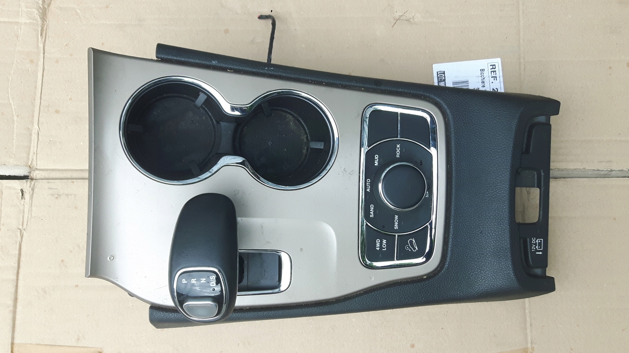 JEEP GRAND CHEROKEE WK2 - 2015 ПАНЕЛЬ ТУННЕЛЬНОГО ДОМКРАТА