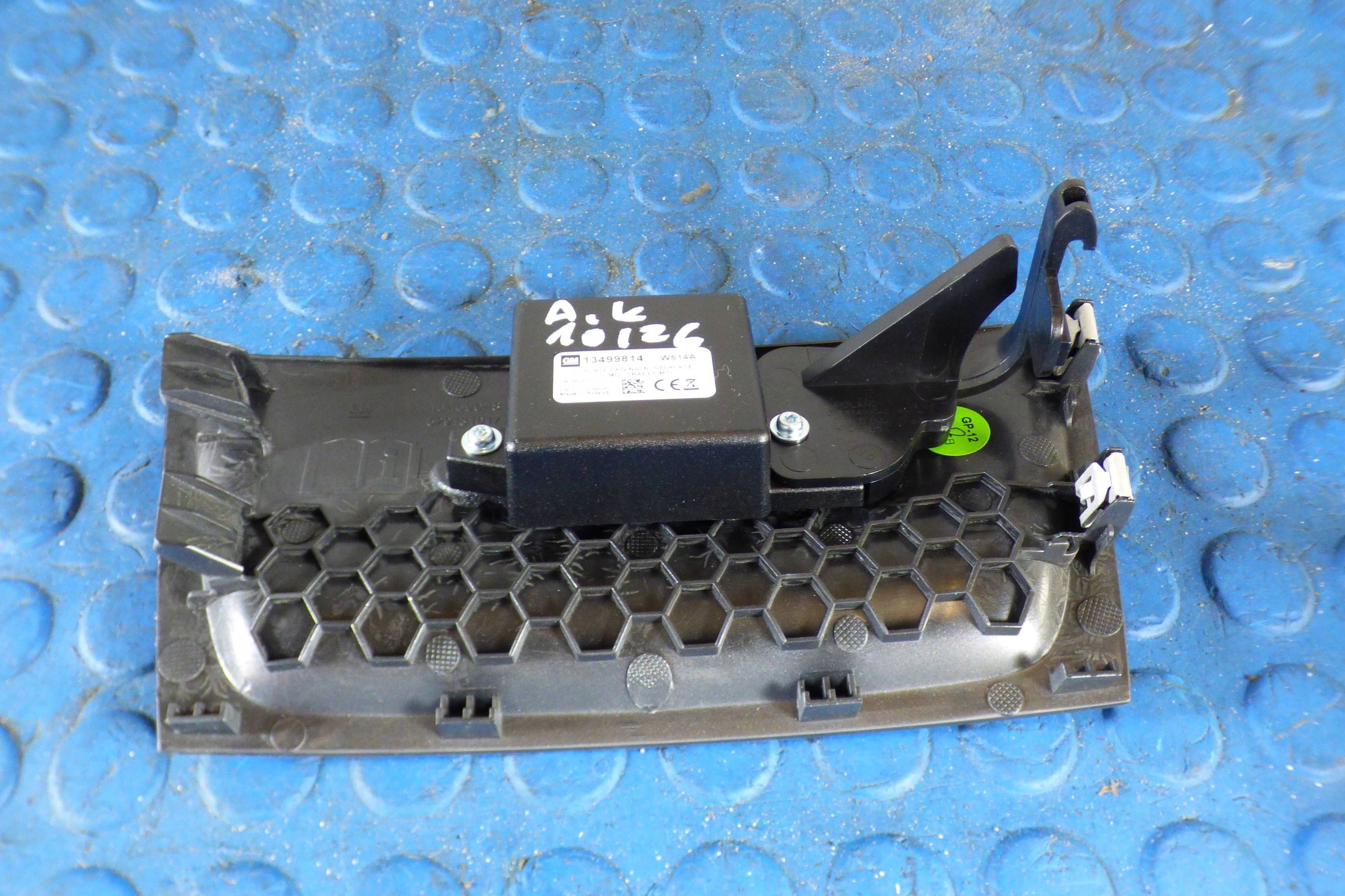 Opel Astra K V panel ladowania telefonu 13499814