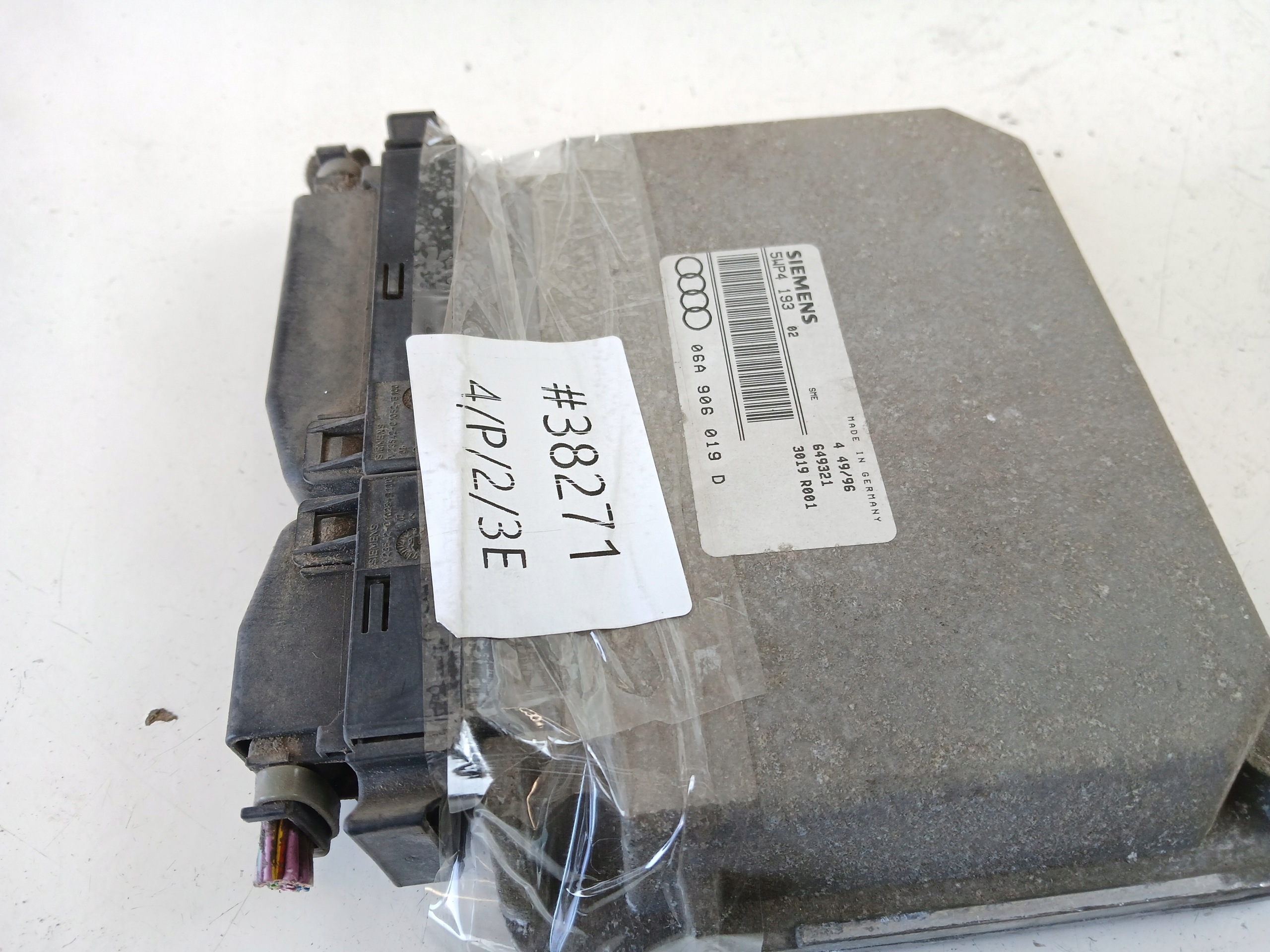 AUDI A3 8L 1.6 control unit of the engine 06A906019D