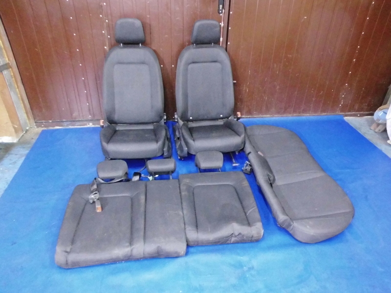 кресла перед диван зад Audi A1 82A 18-22R