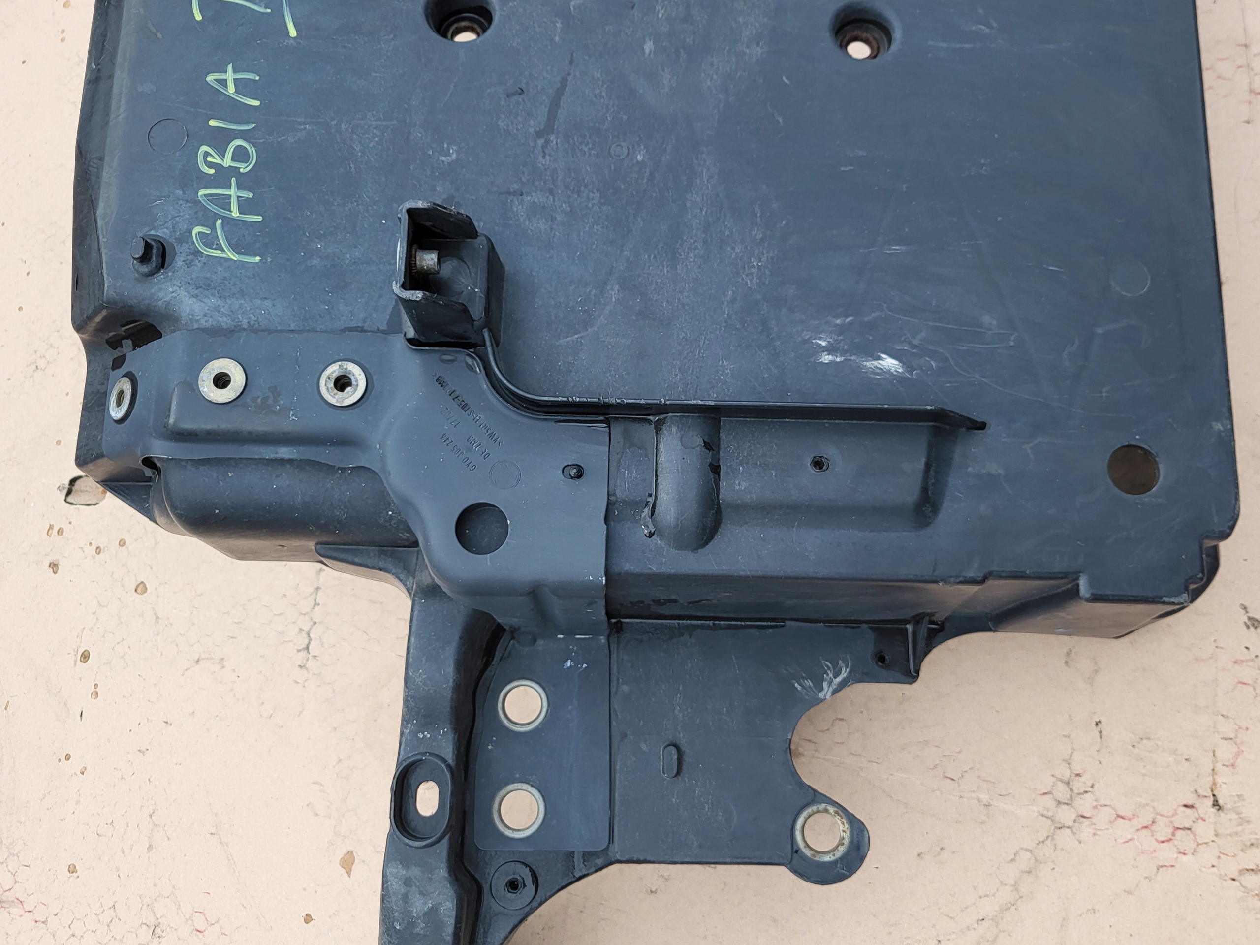 pillar wall PREDNI console SKODA FABIA and 6Y OE