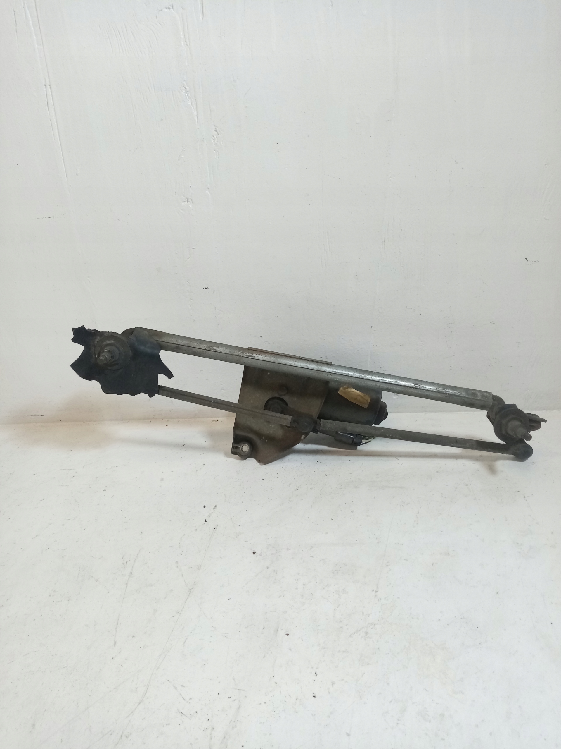 wiper mechanism front OPEL CORSA B 22084745