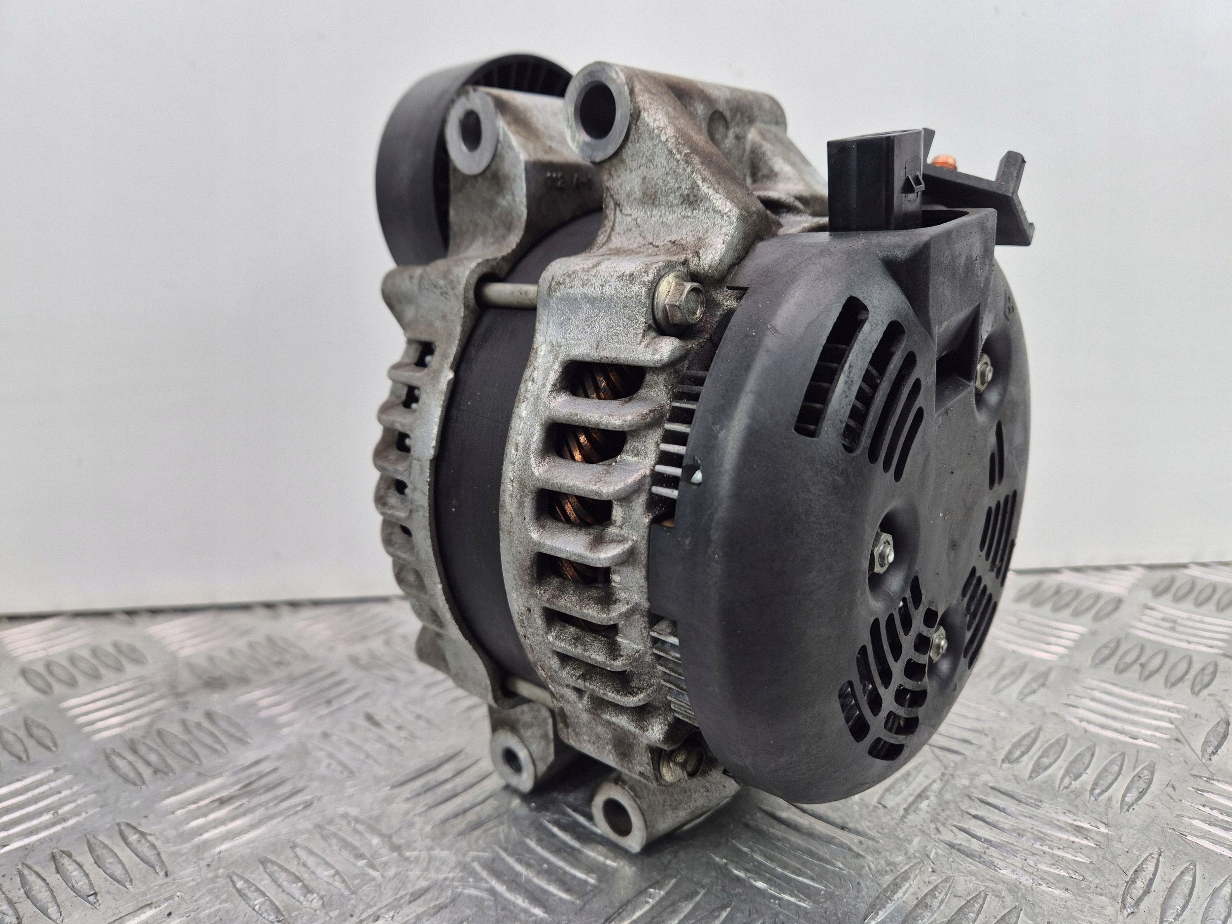BMW 1 E81 116i N43B20AA lichtmaschine 7550468