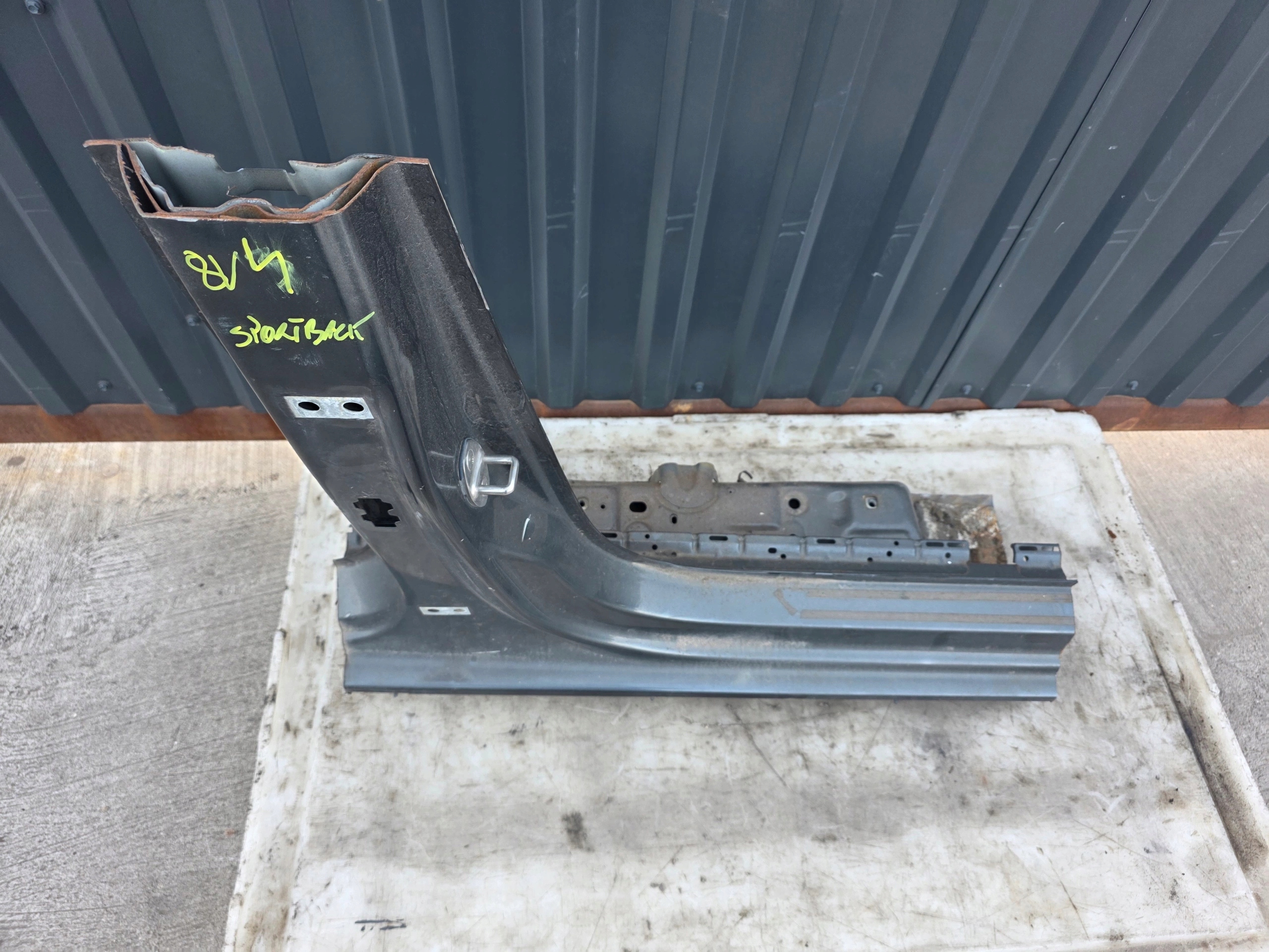 quarter threshold pillar B AUDI A3 8V SPORTBACK 5-door right side !!!
