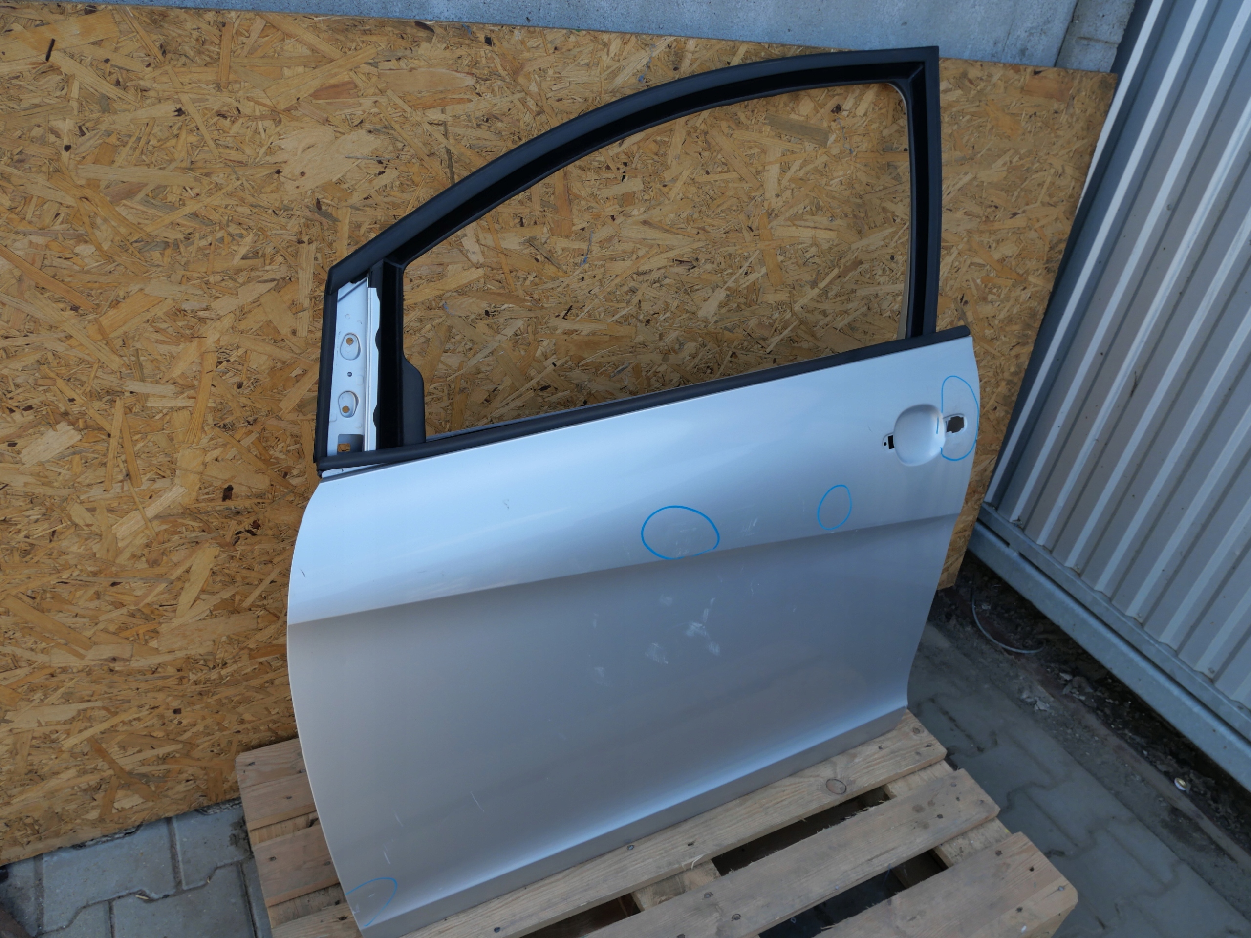 dveře levý předek přední SEAT TOLEDO III