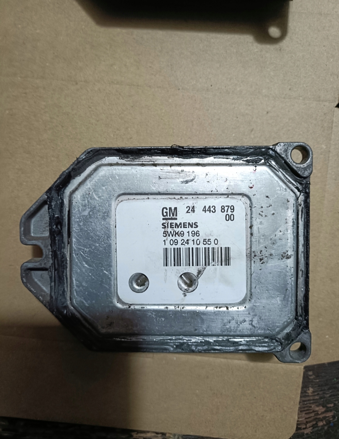 control unit of the engine Opel Vectra C Zafira 24443879