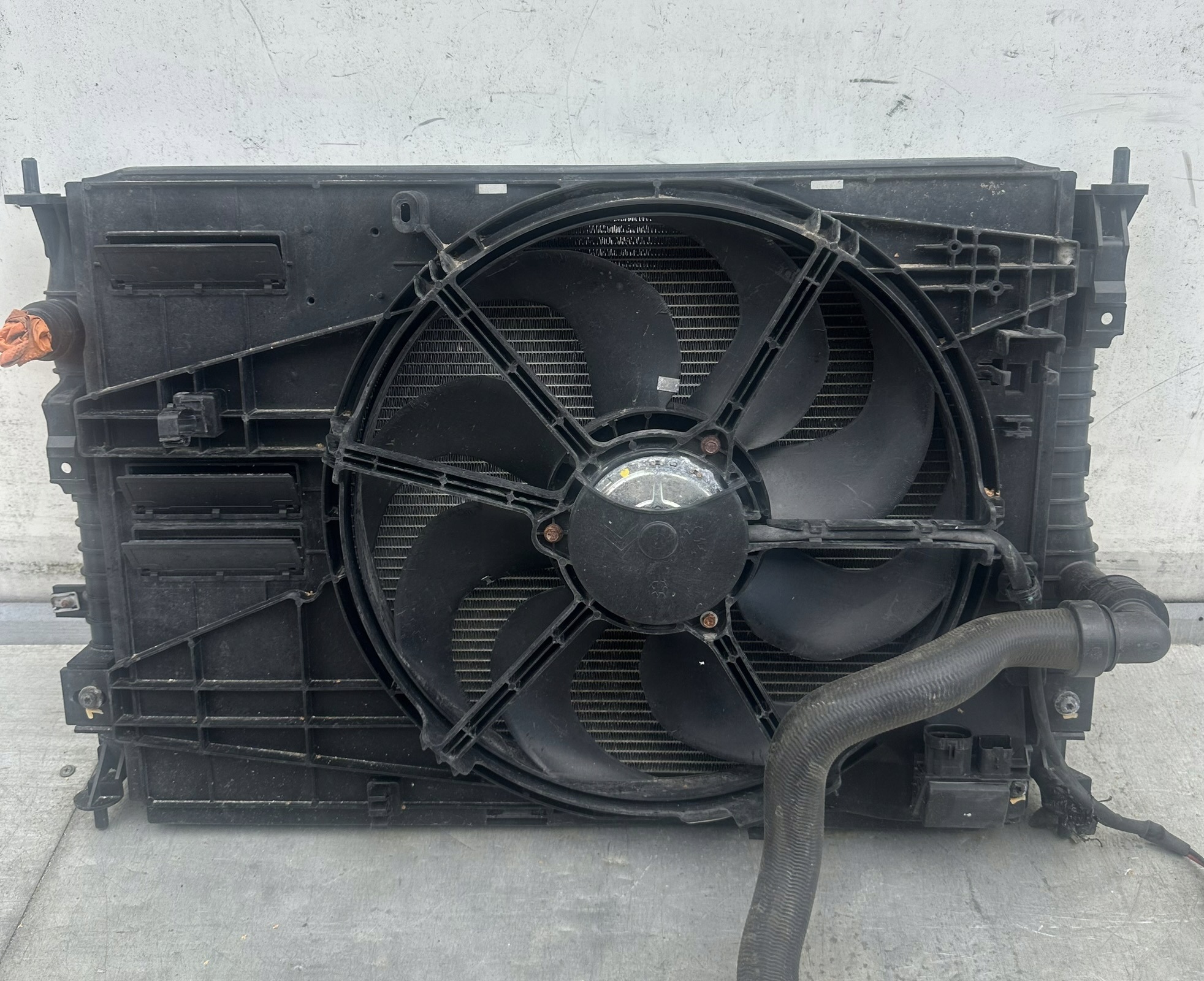 PEUGEOT 3008 II chladiče ventilátor obal 2.0 BLUE HDI
