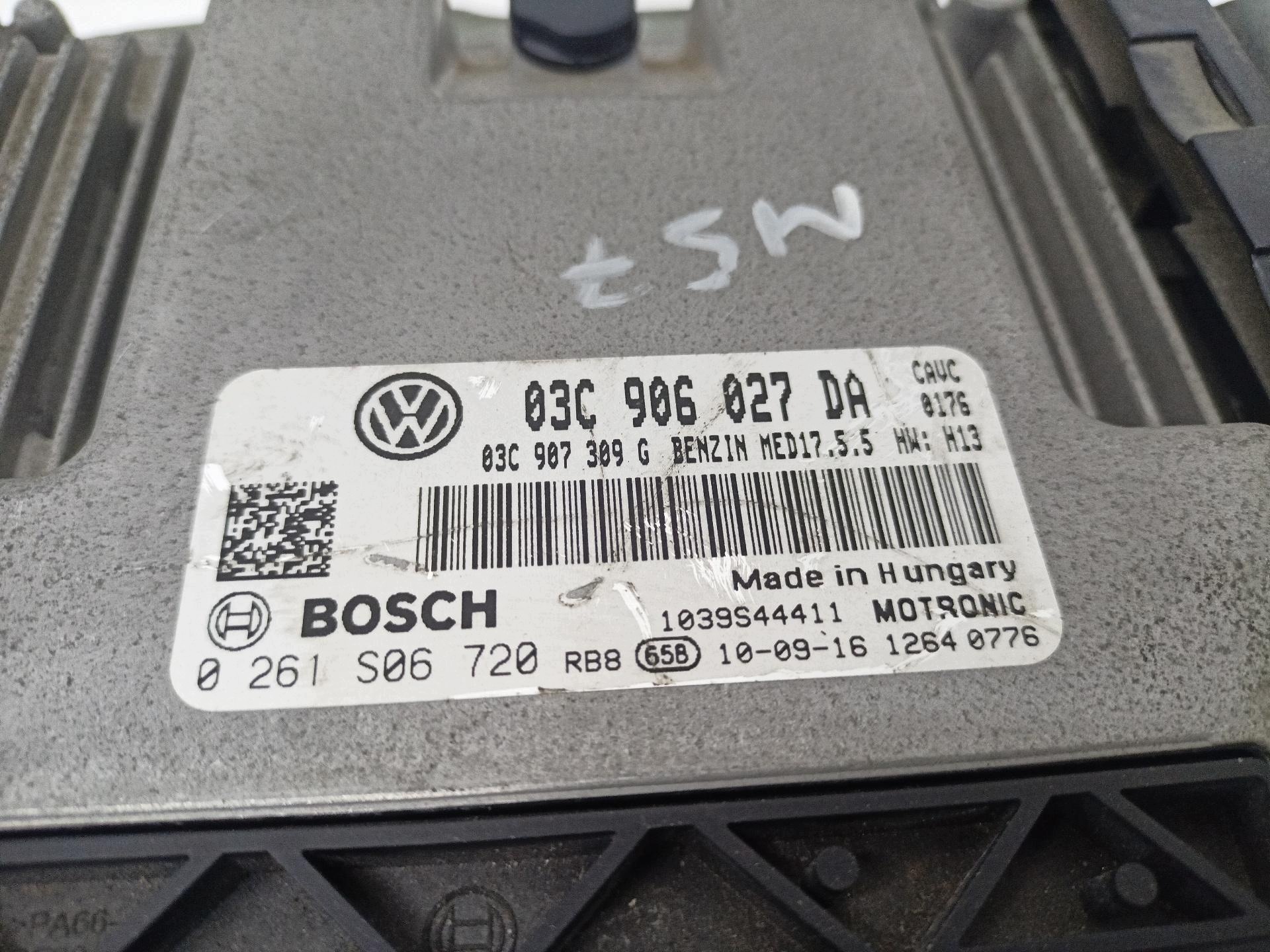 unité de commande électronique uce moteur Volkswagen Touran 1 2nd facelift 2011 03C906027DA