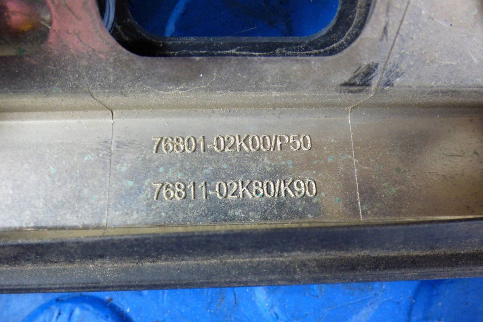 Moulage chrom Arrière 76801-02K00 Original st.BDB Toyota Corolla E21 Berline