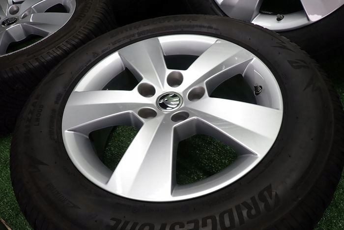 SKODA SUPERB III 6.5Jx16 ET41 5x112 discs aluminium