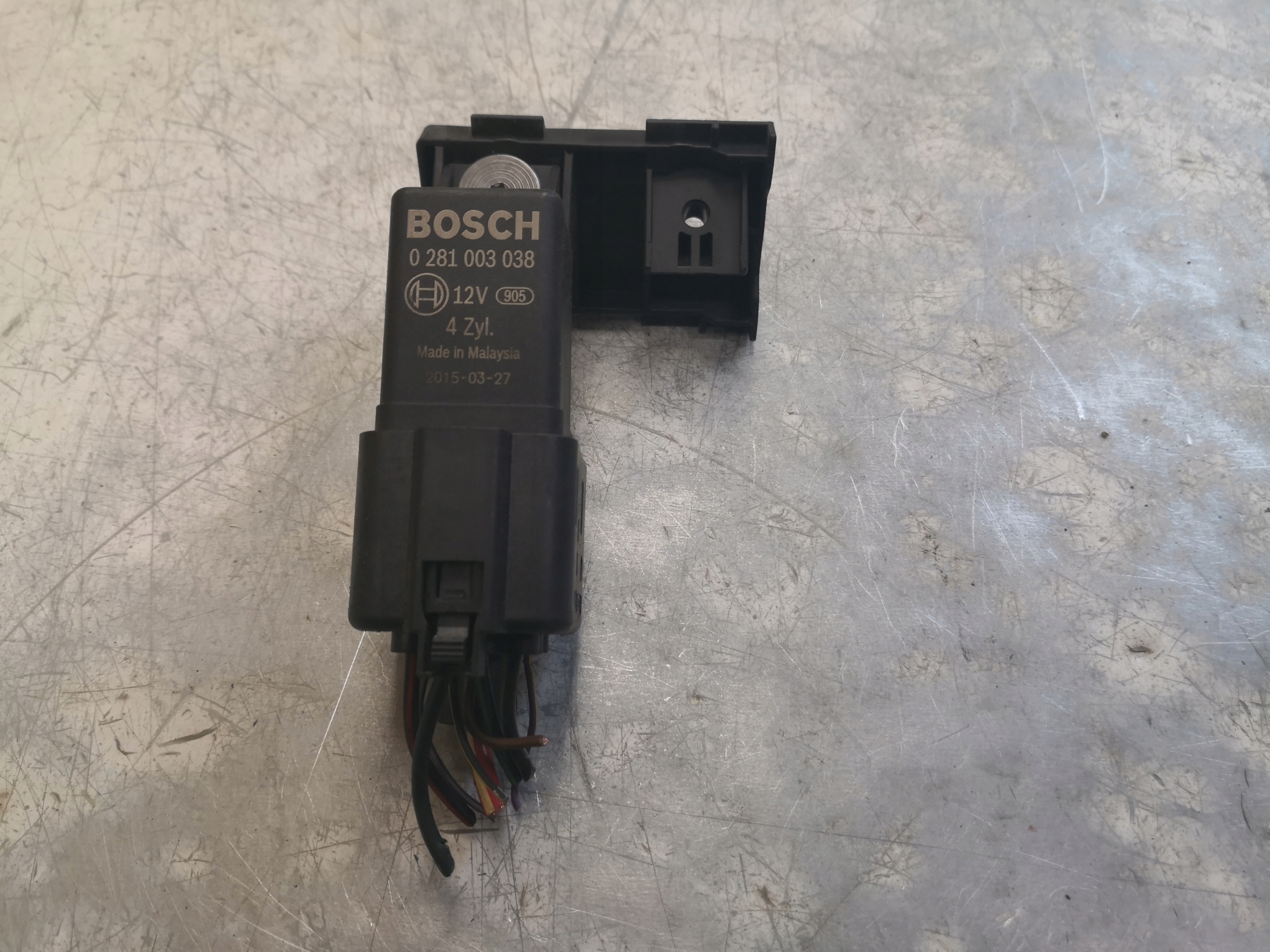 relay plugs ZAROWYCH VW SKODA AUDI 038907281D