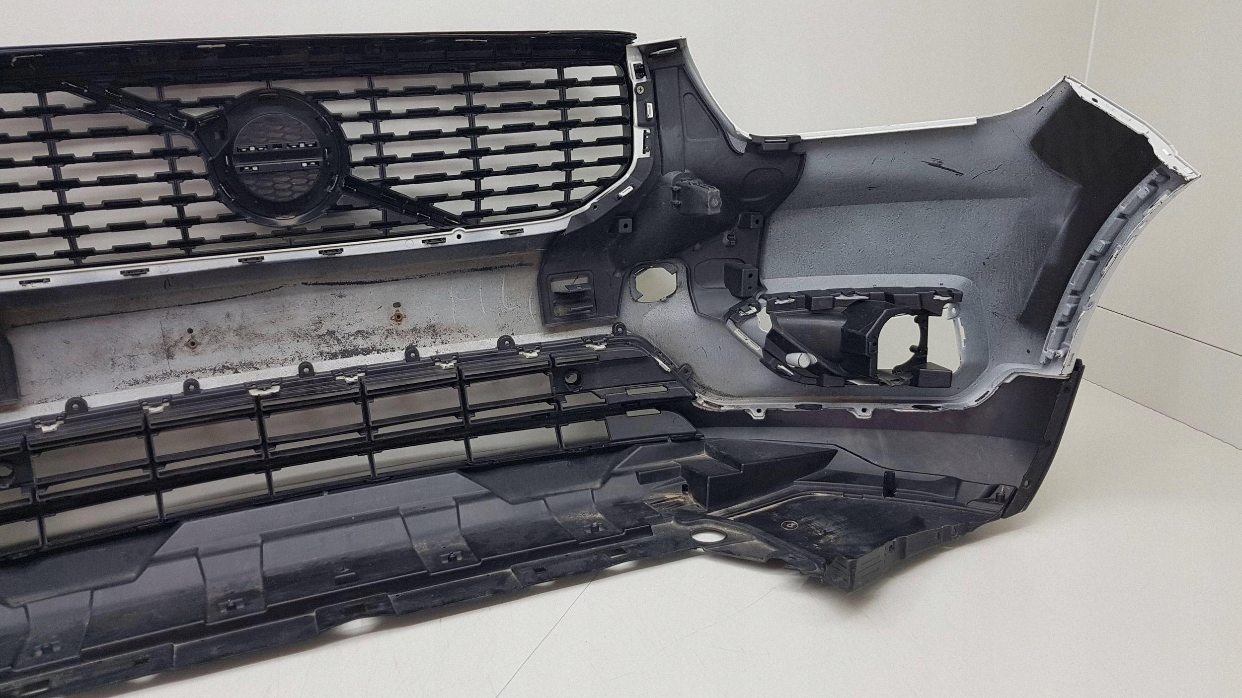 VOLVO XC40 XC R-design 2017 - bumper front 31690933