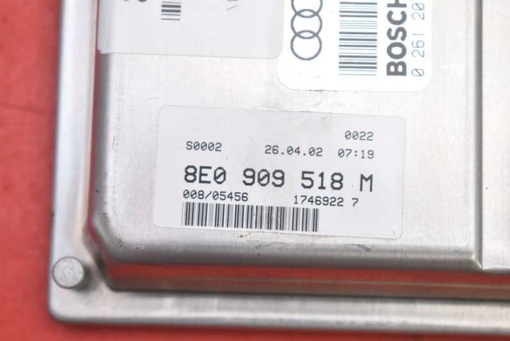 computer control unit of the engine 8E0909018 0261207590 AUDI A4 B6 1.8 T 150 KM