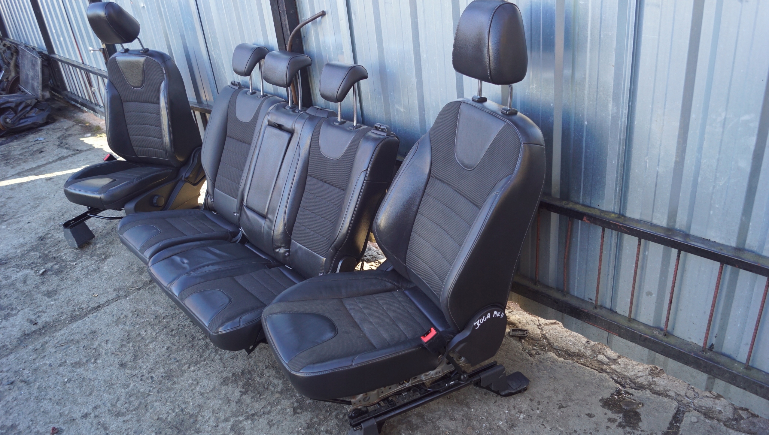 кресла диван FORD KUGA MK2