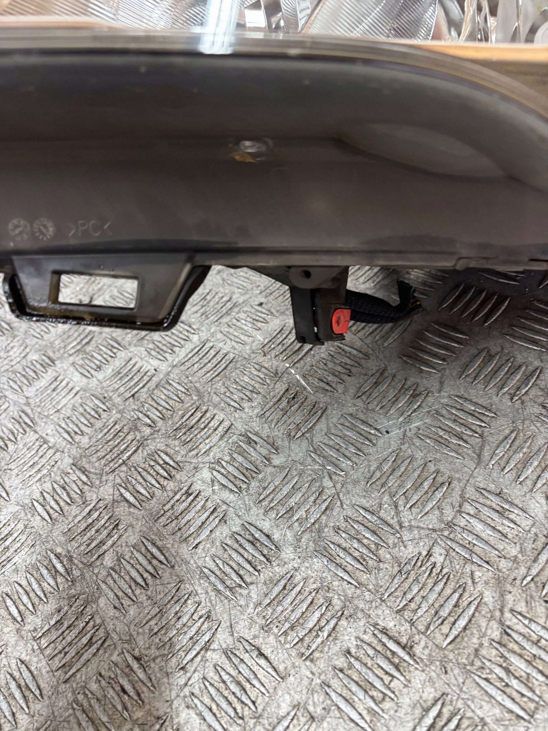 REFLEKTOR light left OPEL MERIVA B LIFT 13- 13372335