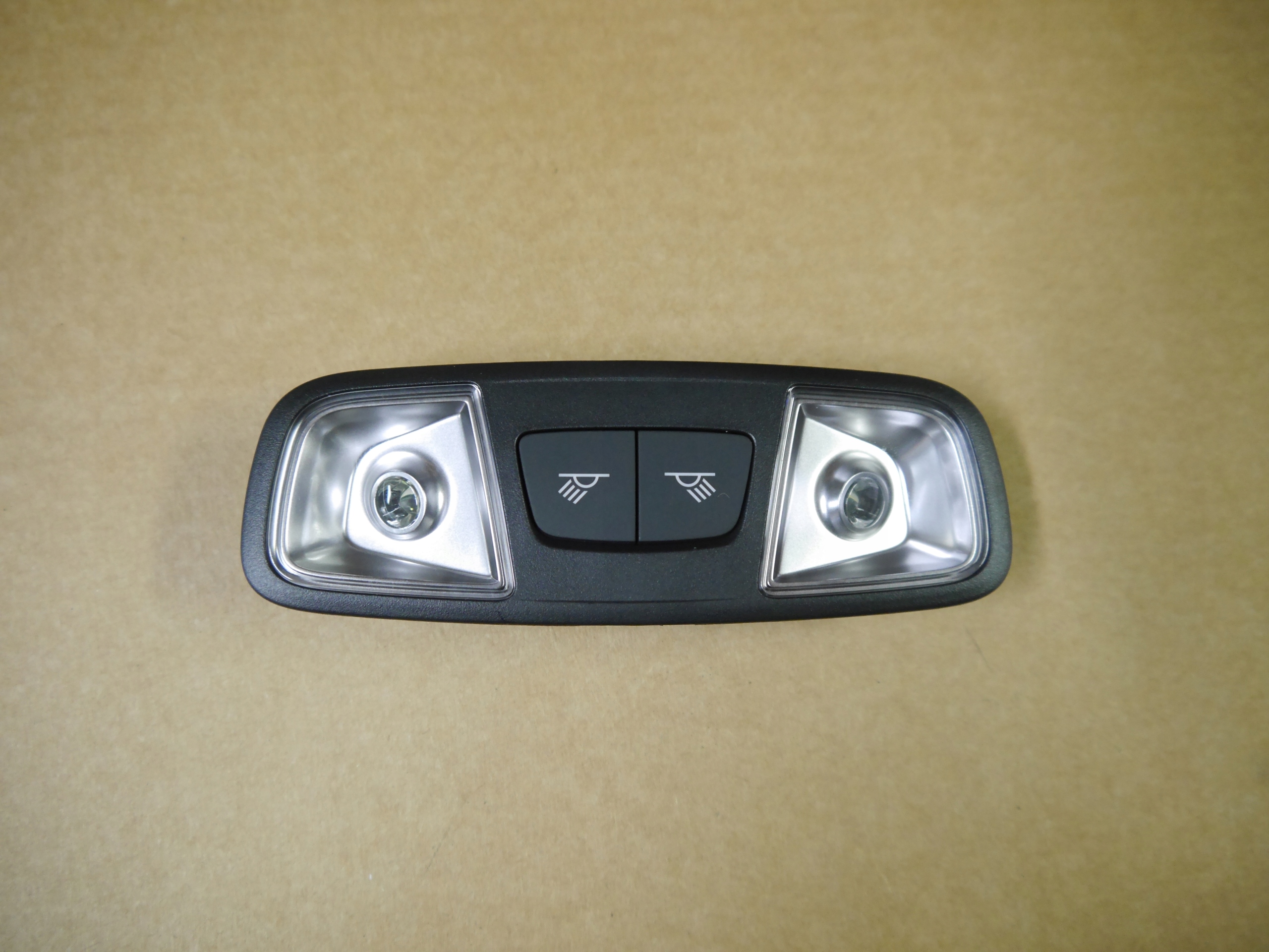 AUDI A3 8V Q3 83a потолочная лампа 8V0947111B 6PS