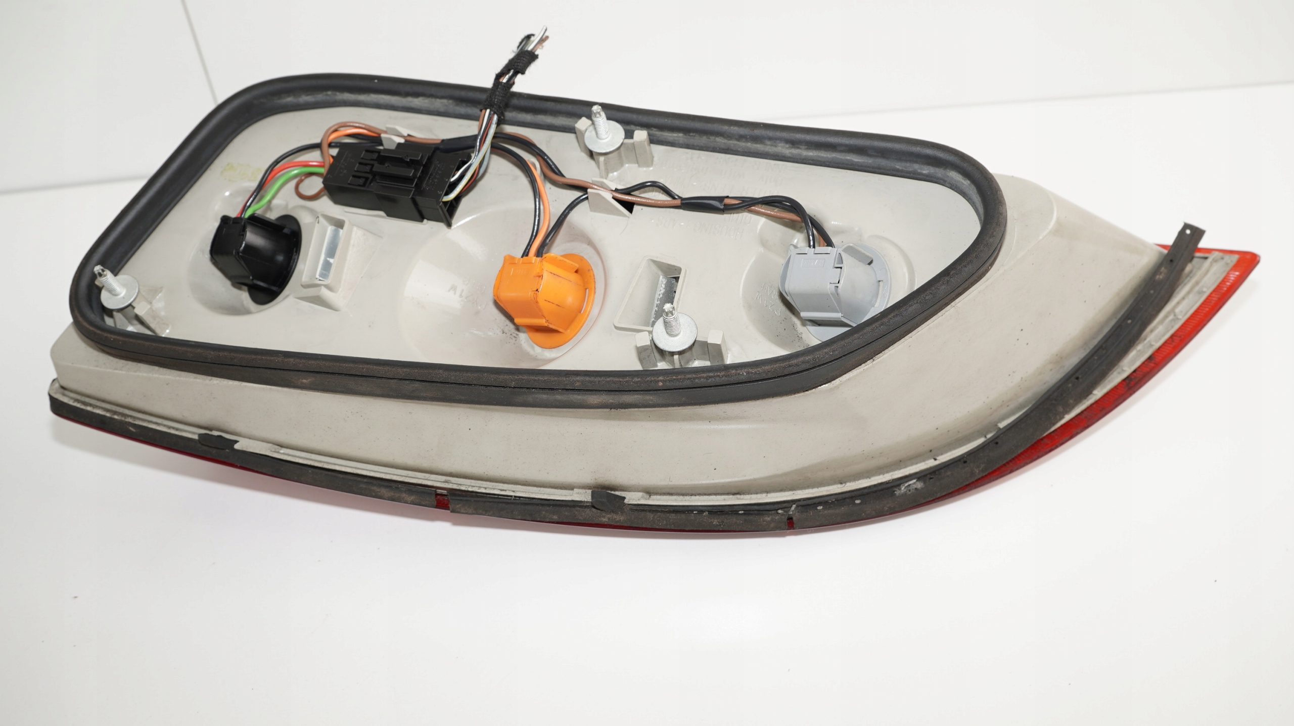 LAMPA LEWY TYŁ CHRYSLER CROSSFIRE 03-08R Numer katalogowy części LAMPA LEWY TYŁ CHRYSLER CROSSFIRE 03-08R