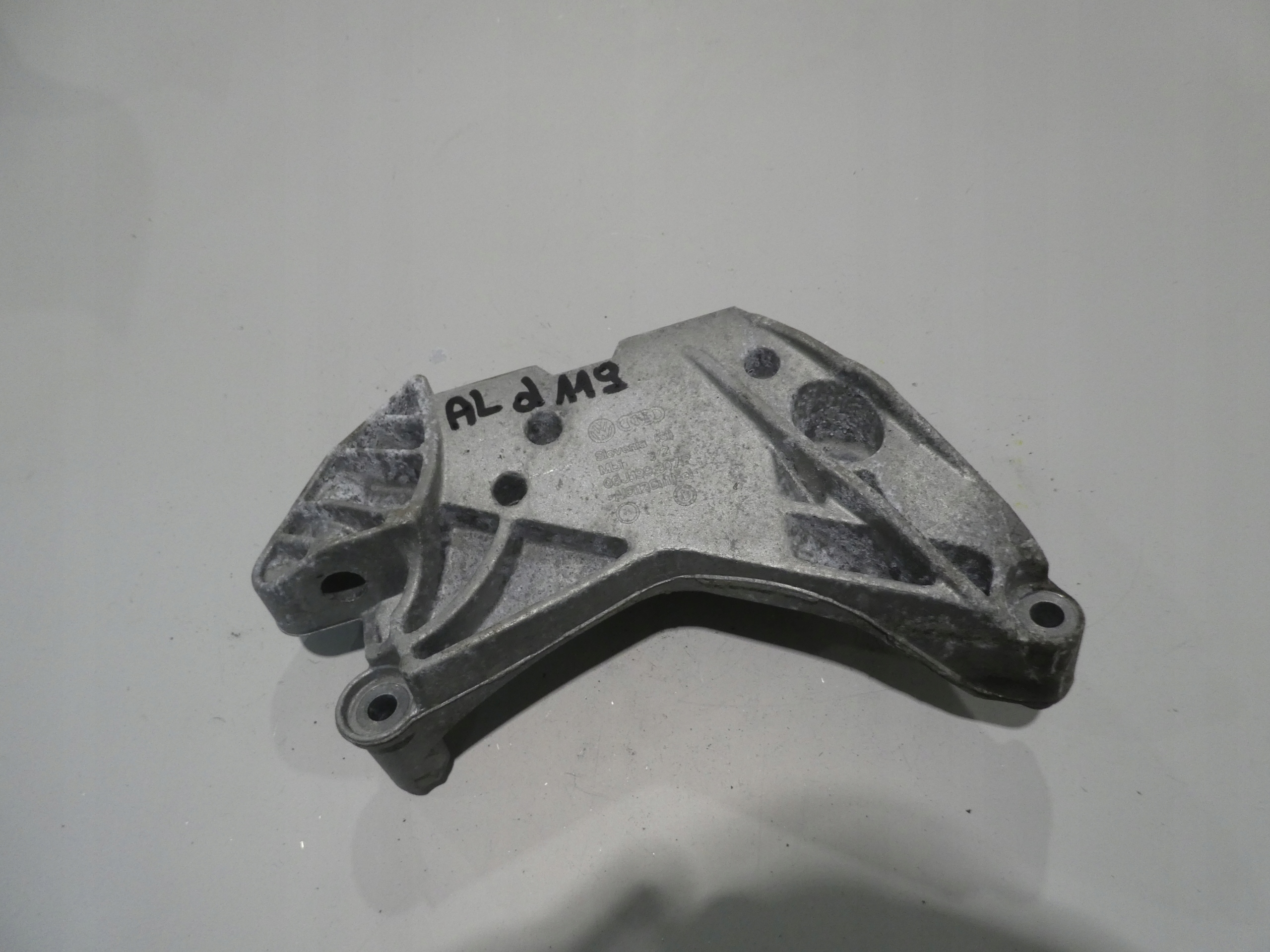 VW SEAT SKODA AUDI engine mount 06J199207P