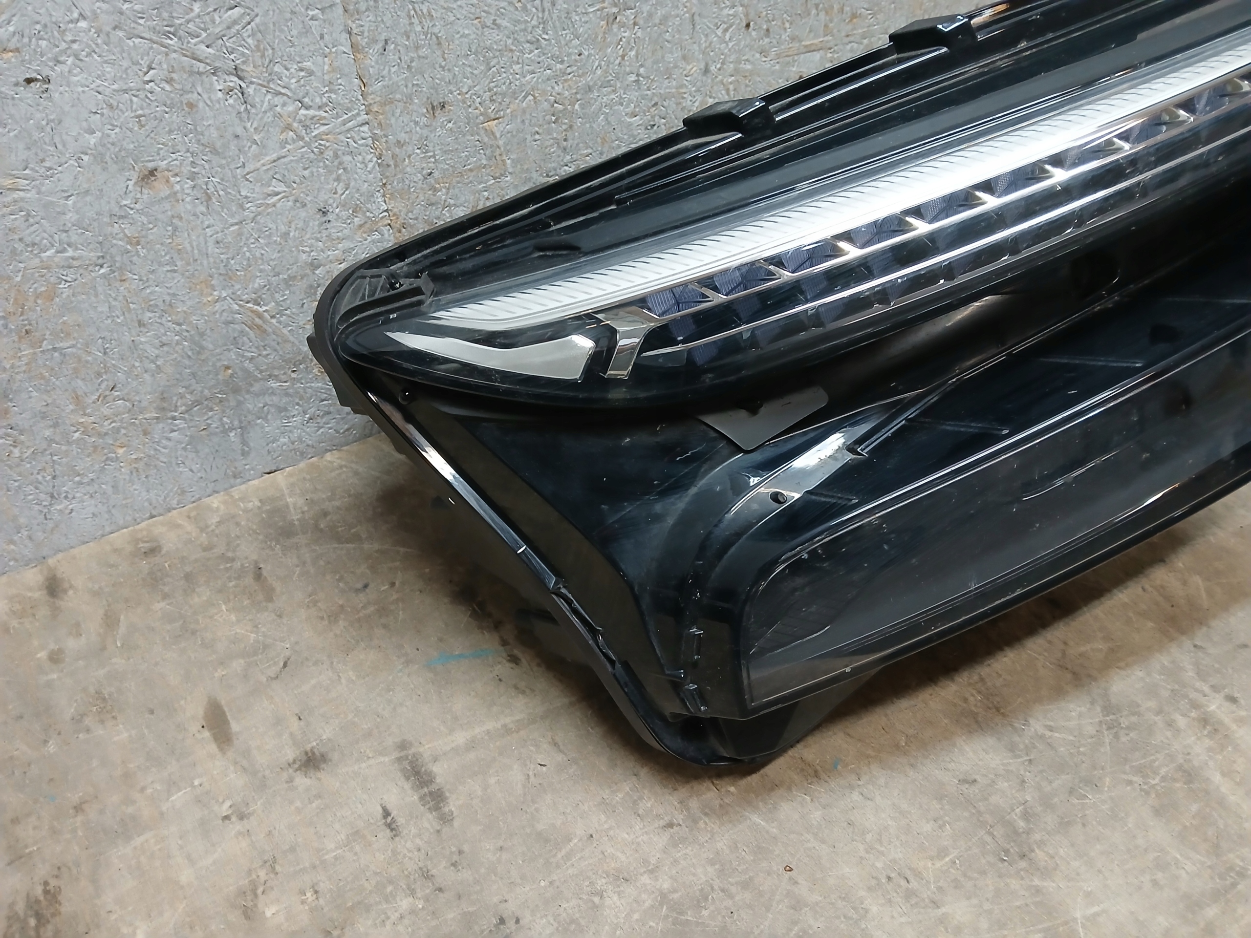 light front right AUDI A6 85E E-TRON E TRON FULL LED 85E941040R