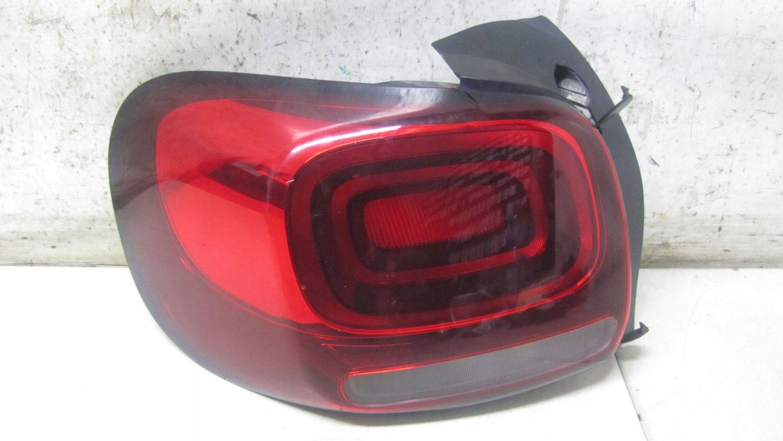 CITROEN C3 AIRCROSS LAMPA LEWA TYŁ TYLNA 9822790680