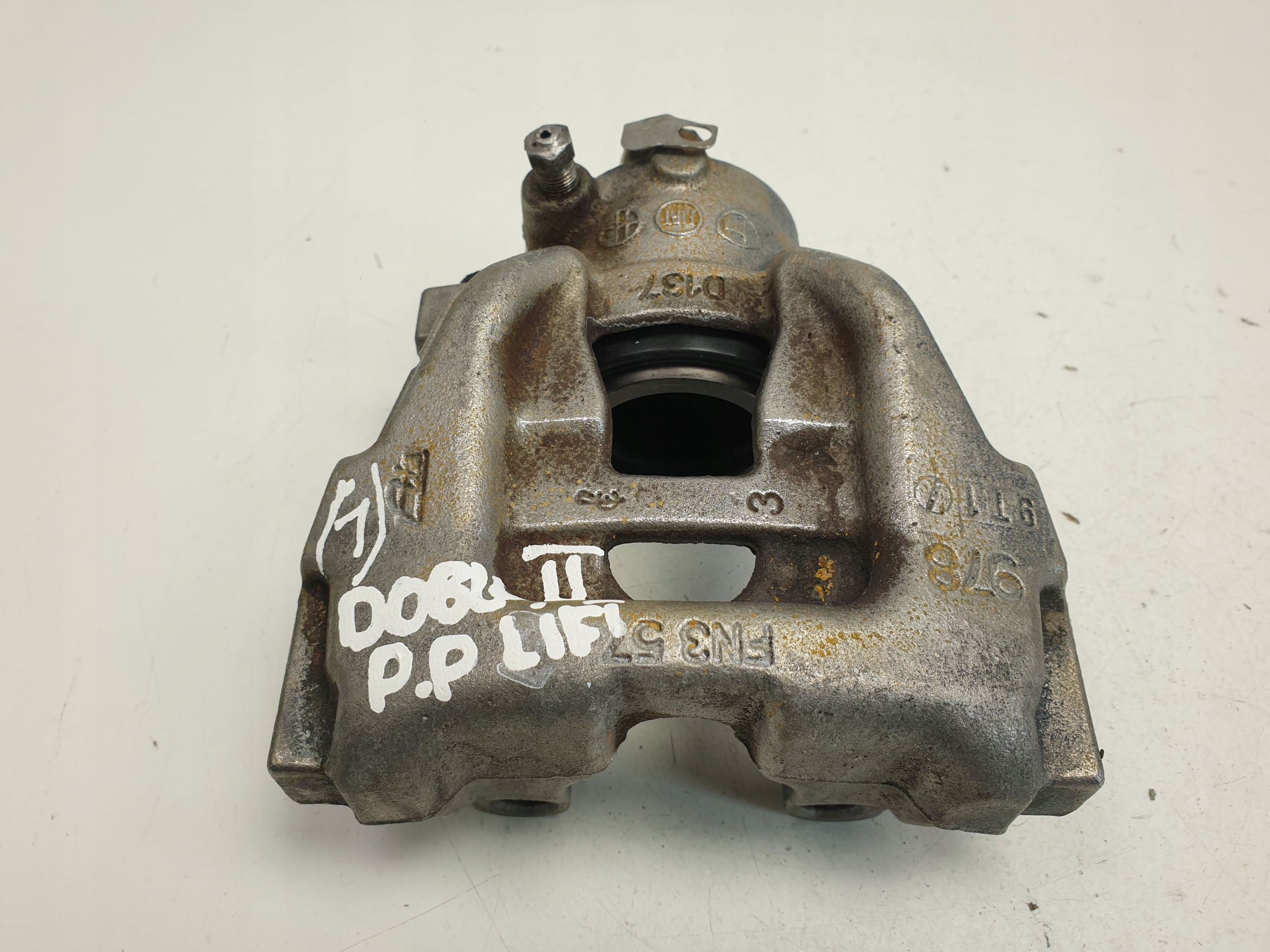 Fiat Doblo II Lift гальмівний супорт передній правий