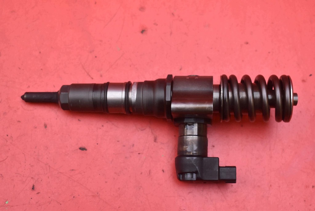 einspritzdüse einspritzdüse 03G130073T VW PASSAT B6 2.0 TDI 170 KM 05-10
