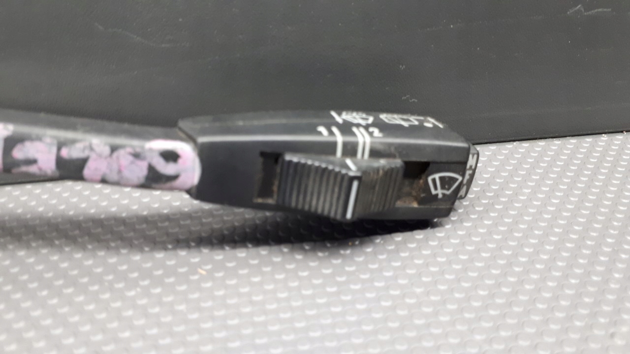 przełącznik wycieraczek VW Golf II Numer katalogowy części PRZEŁĄCZNIK WYCIERACZEK GOLF II