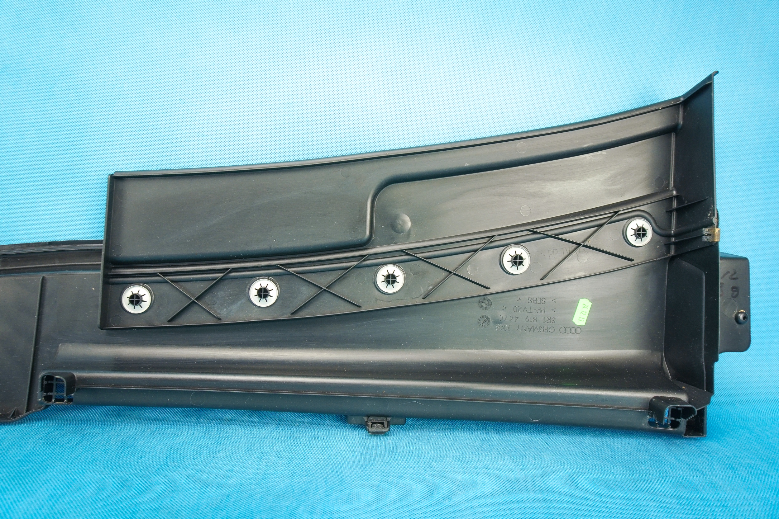 torpedo cap cover Audi Q5 8R 8R1819447C