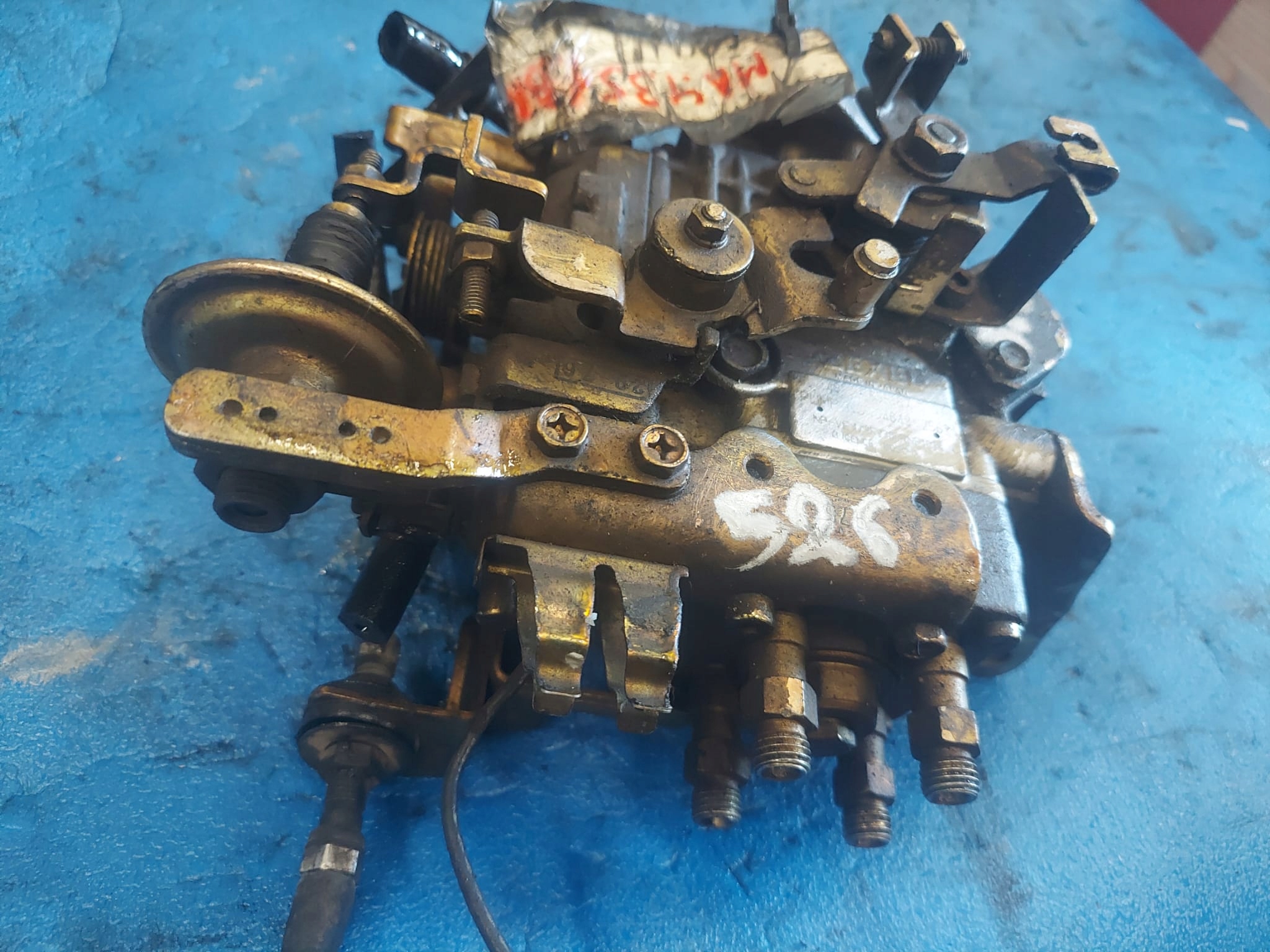 Einspritzpumpe NISSAN SERENA 2.0 D 1046492562