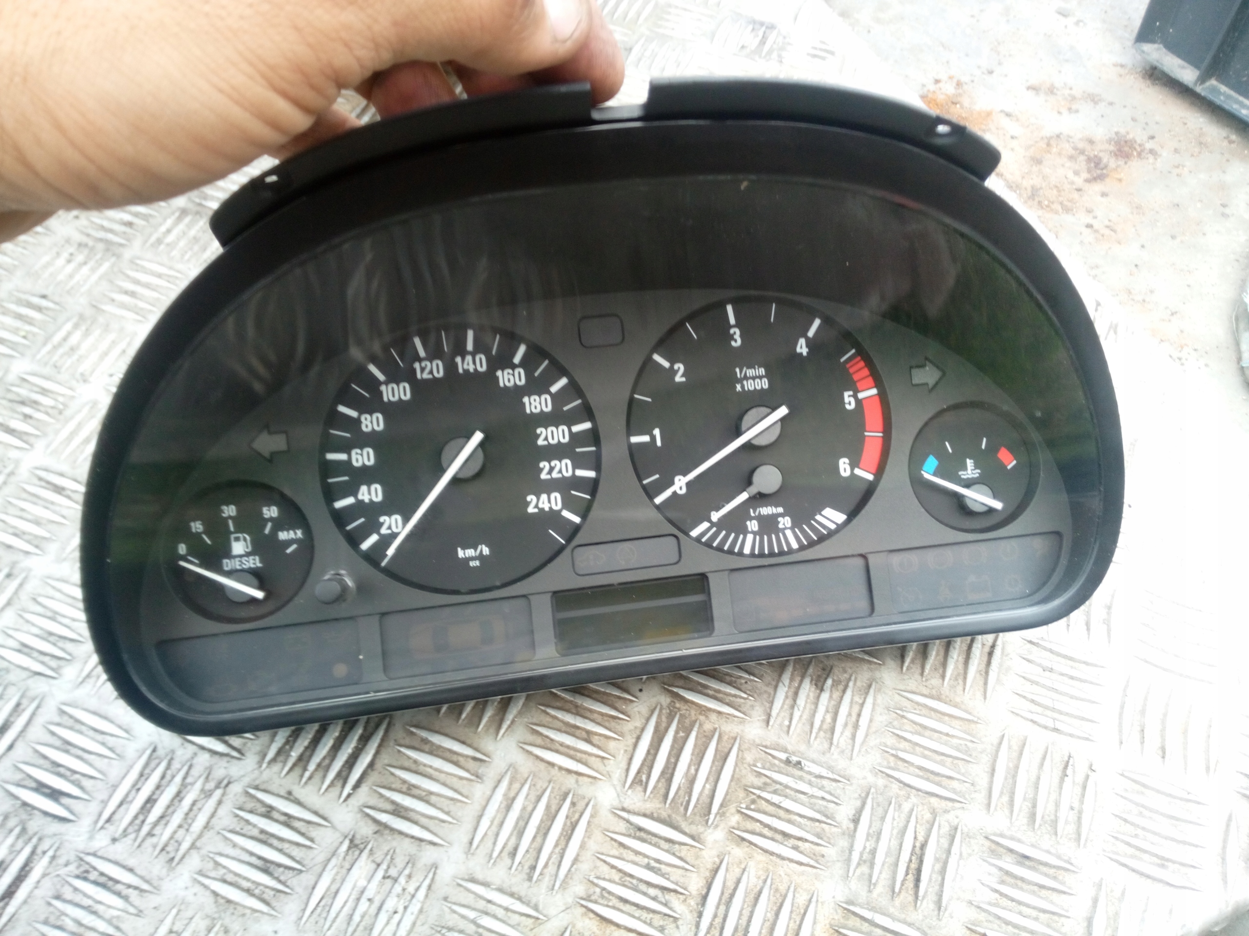 BMW E39 2.0D dials clock 6914913