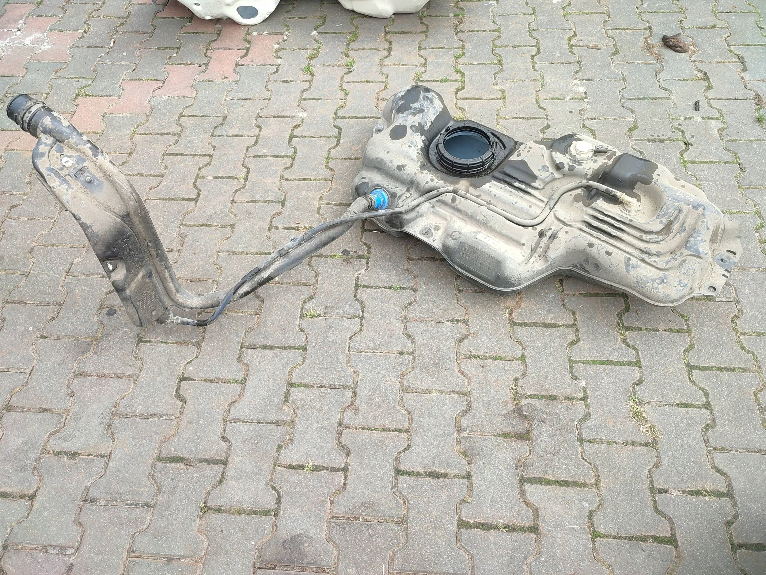 Peugeot 2008 II 2020 tank