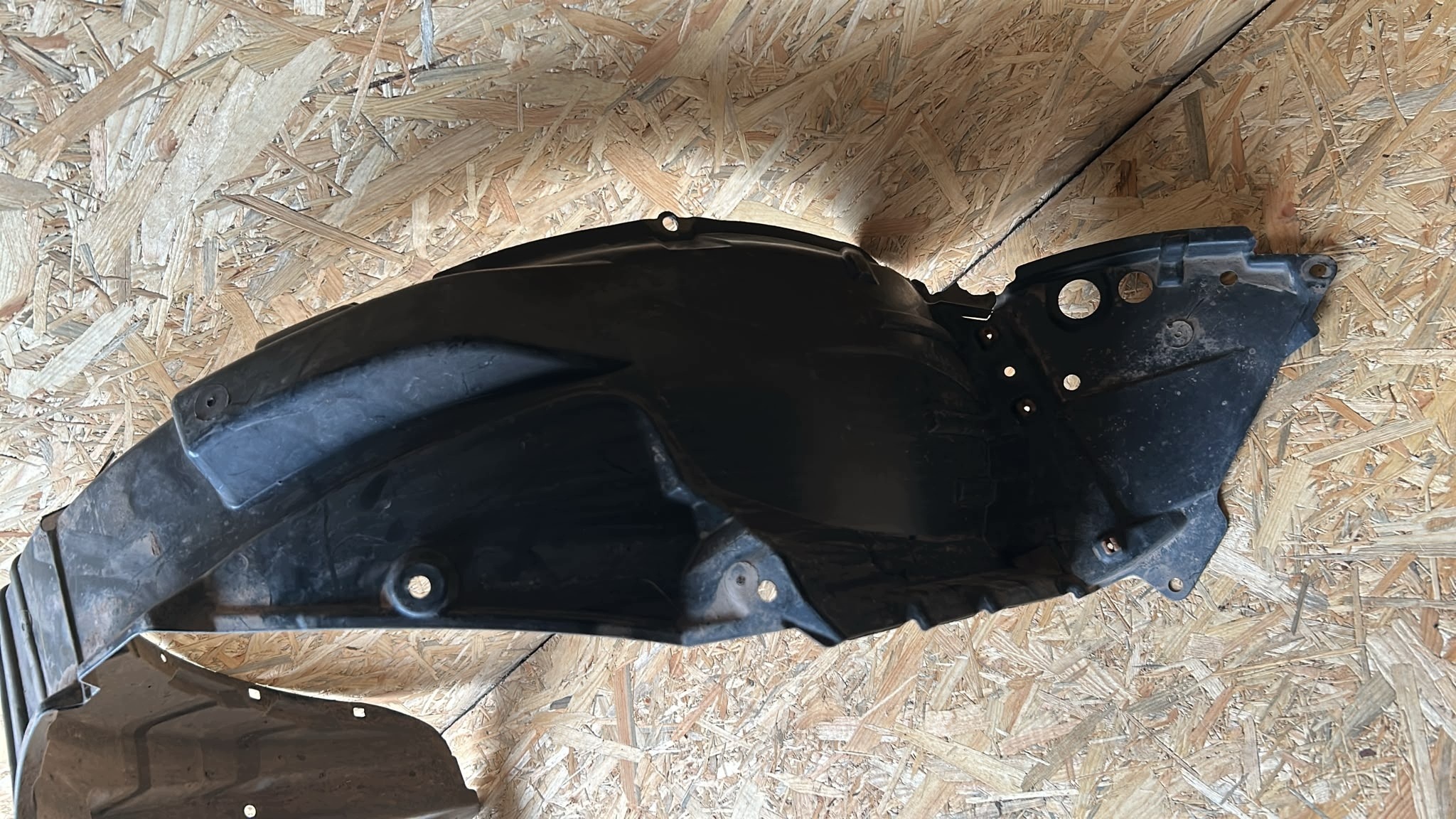 mudguard left left front front TOYOTA AURIS II 12-18