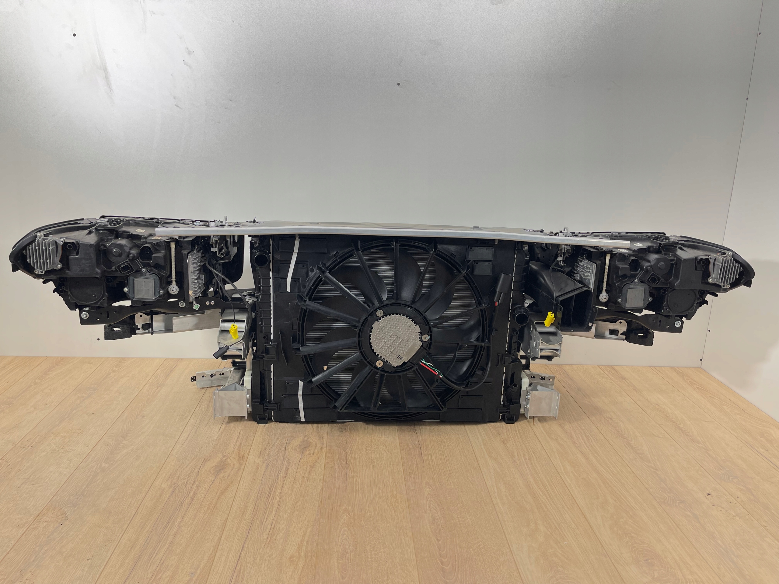 Lampy adaptive LED Pas chłodnice BMW 5 G30 G31 lift LCI Producent części Inny