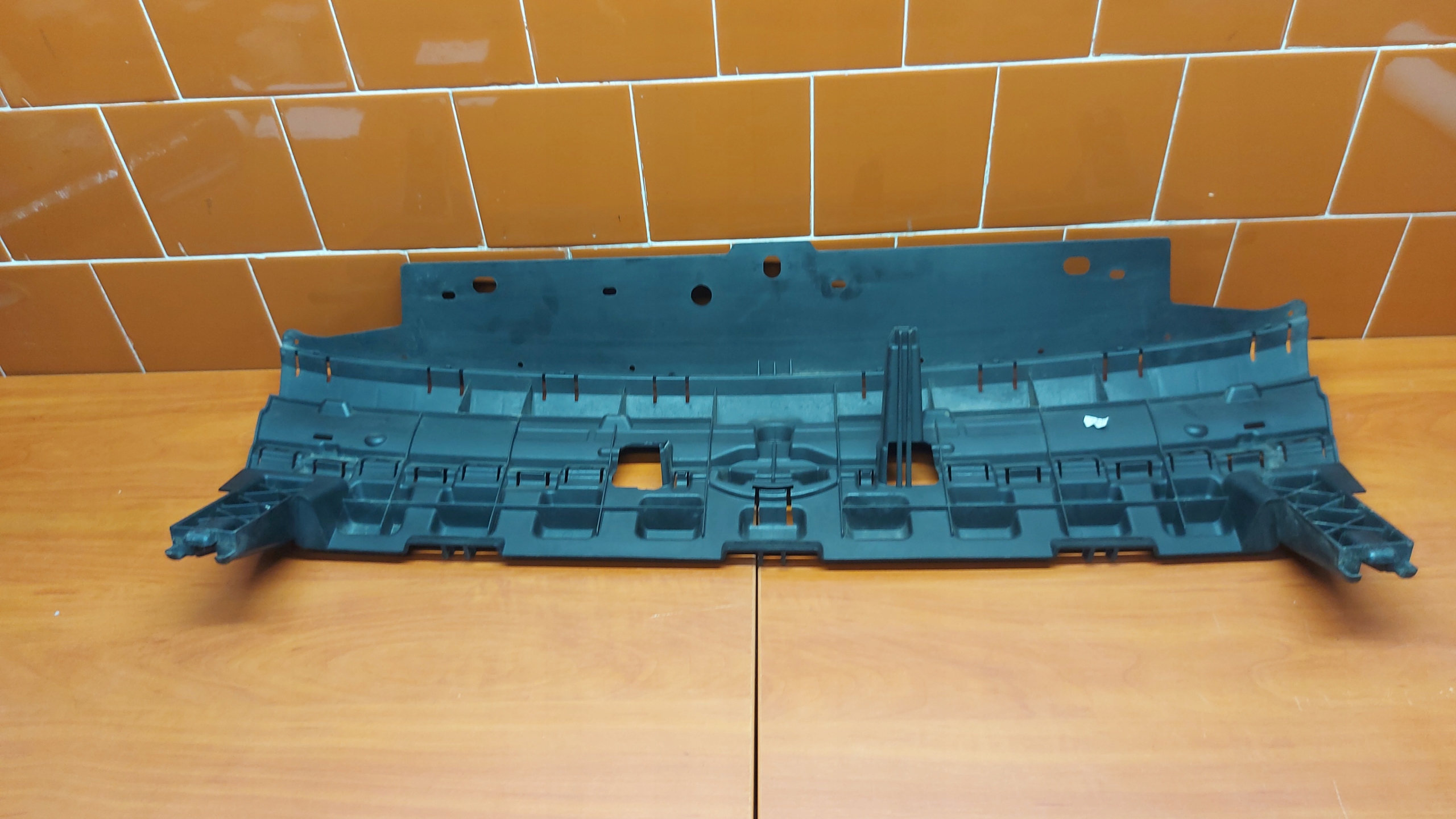 grill grille of a bumper front front VW CADDY IV 20