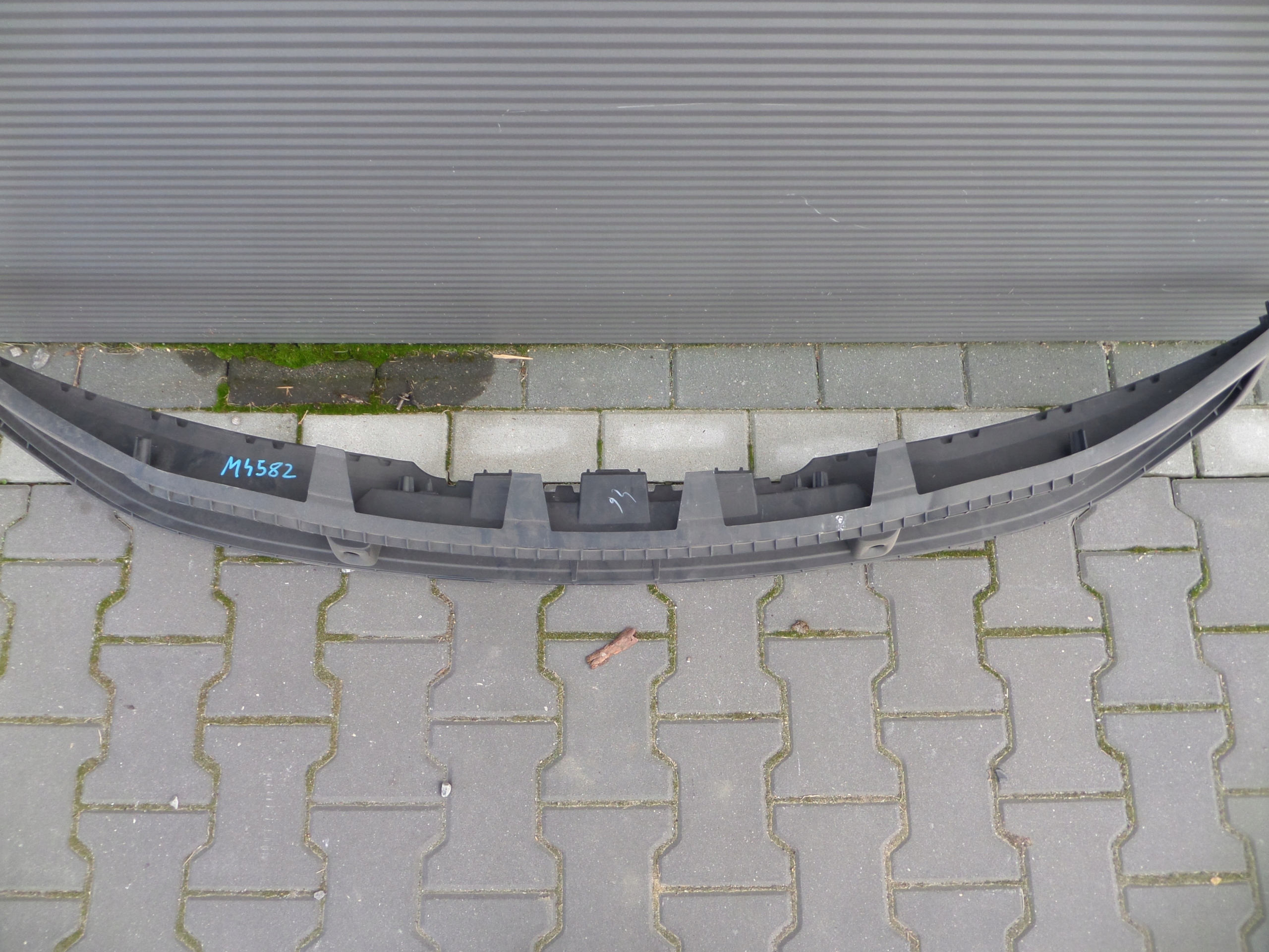 grid central bumper front PORSCHE TAYCAN CALA 9J1807683