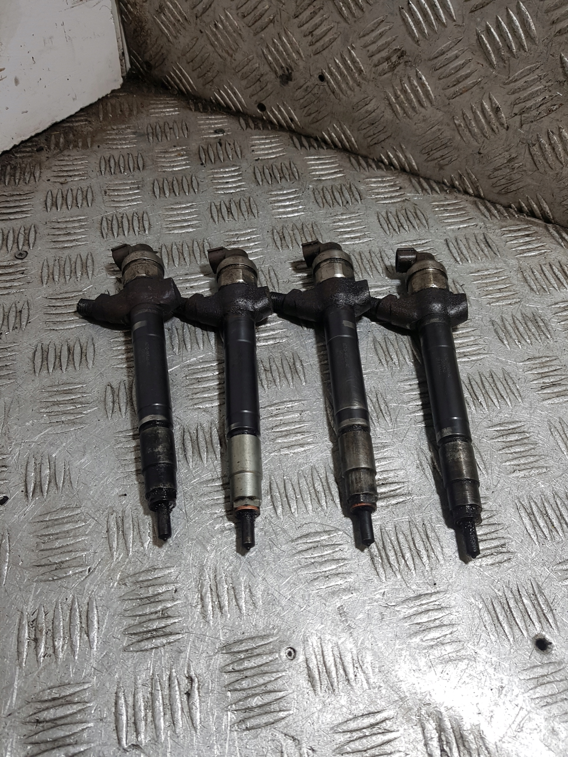 Einspritzdüse Einspritzdüse KOMPLET FORD TRANSIT MK 7 2.2d 6C1Q-9K546-AC