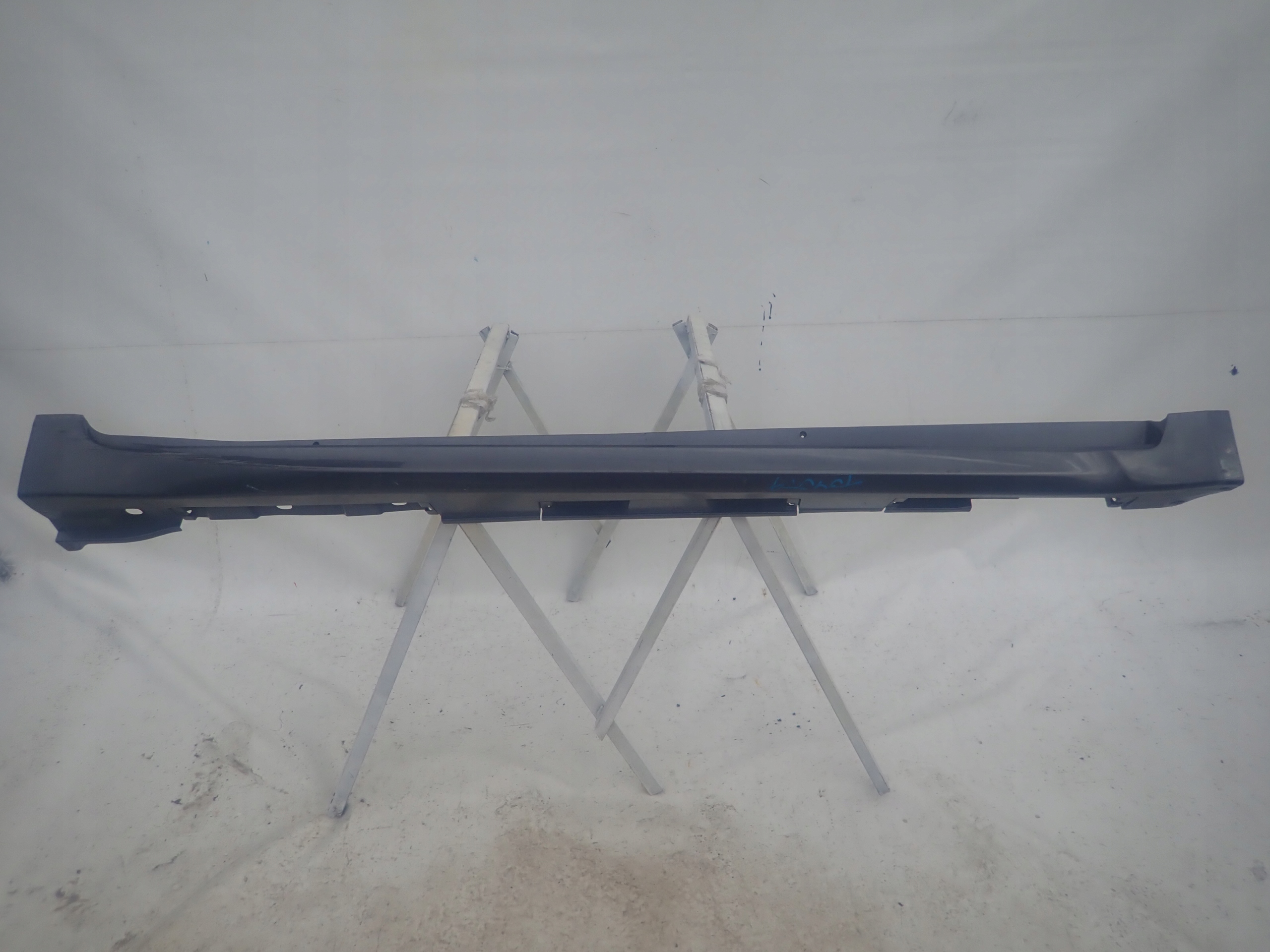 TOYOTA AVENSIS T29 15-19 threshold right moulding threshold