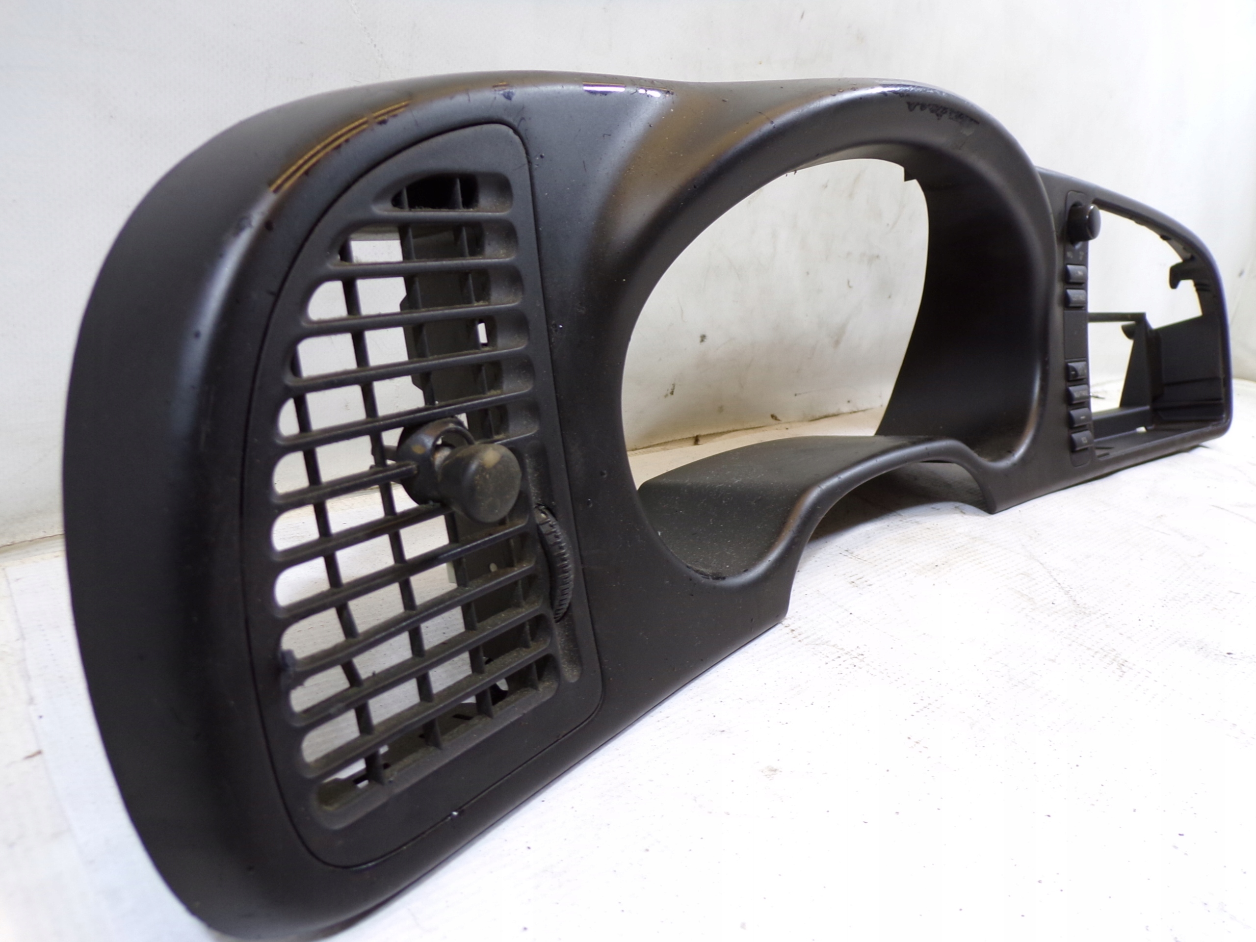 frame cap of the dial SAAB 93 9-3