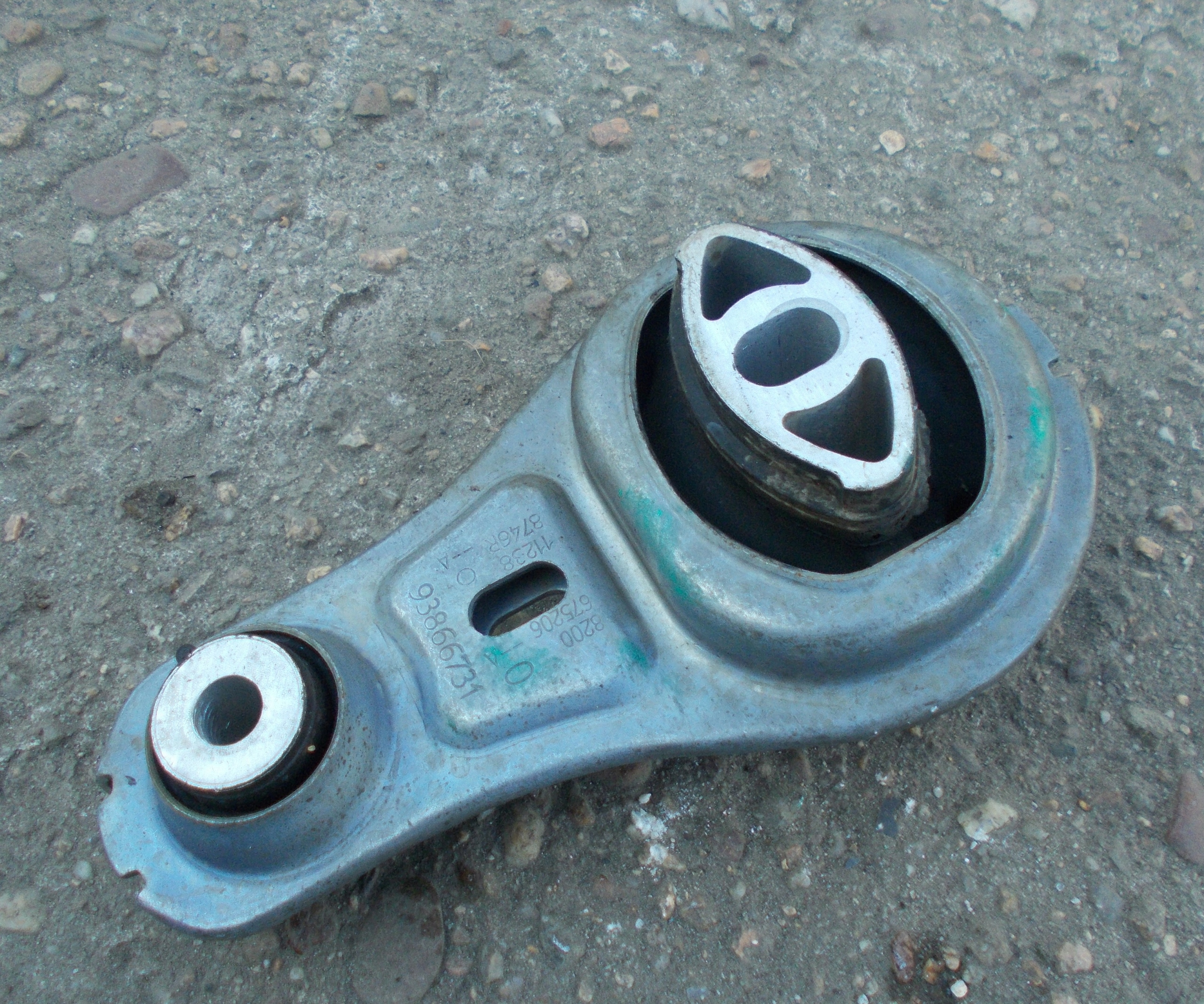 RENAULT MASTER III LIFT holder engine mount 112388746R