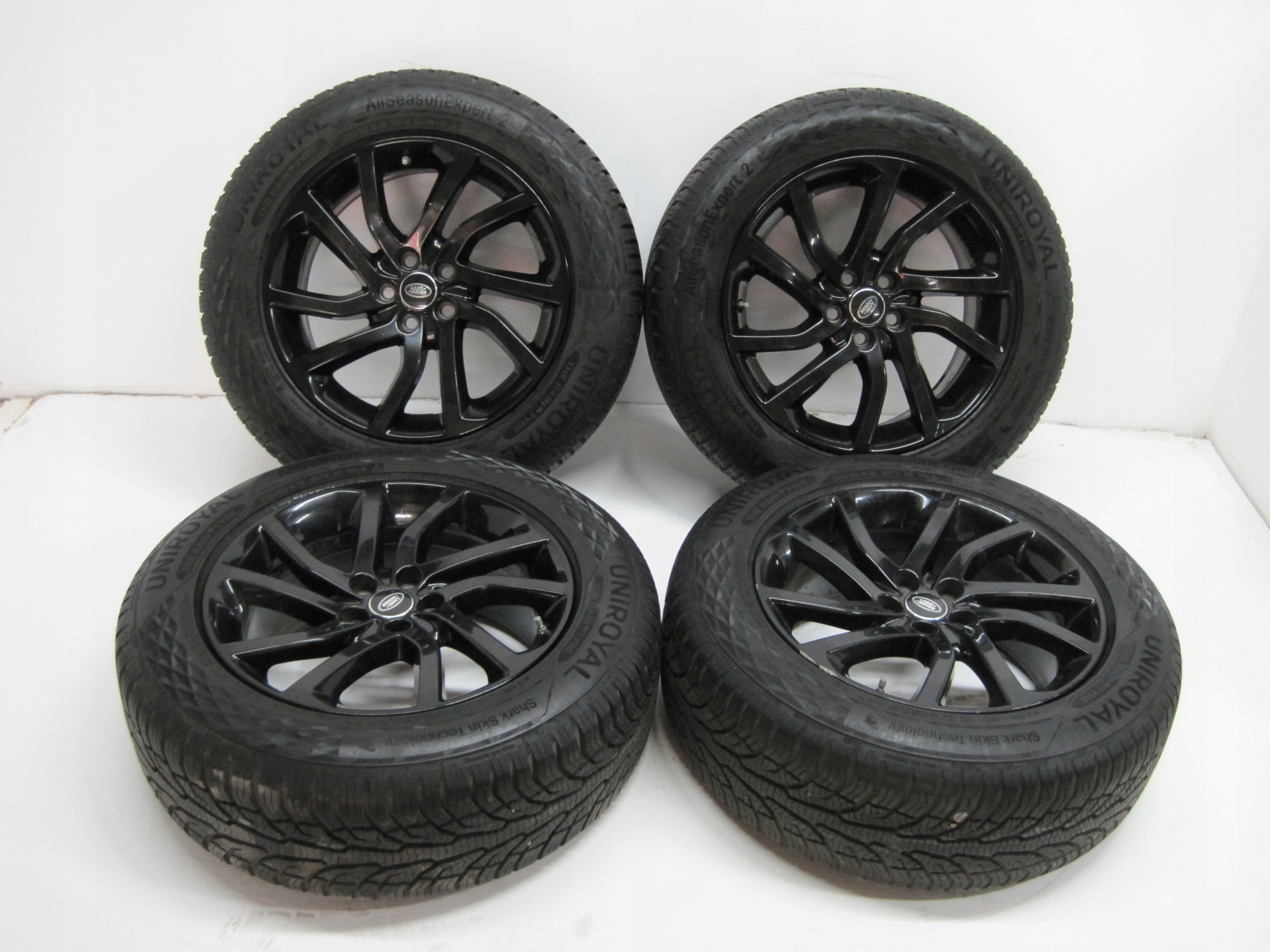 wheels discs tyres Discovery Sport R18 M+S 7 5 MM