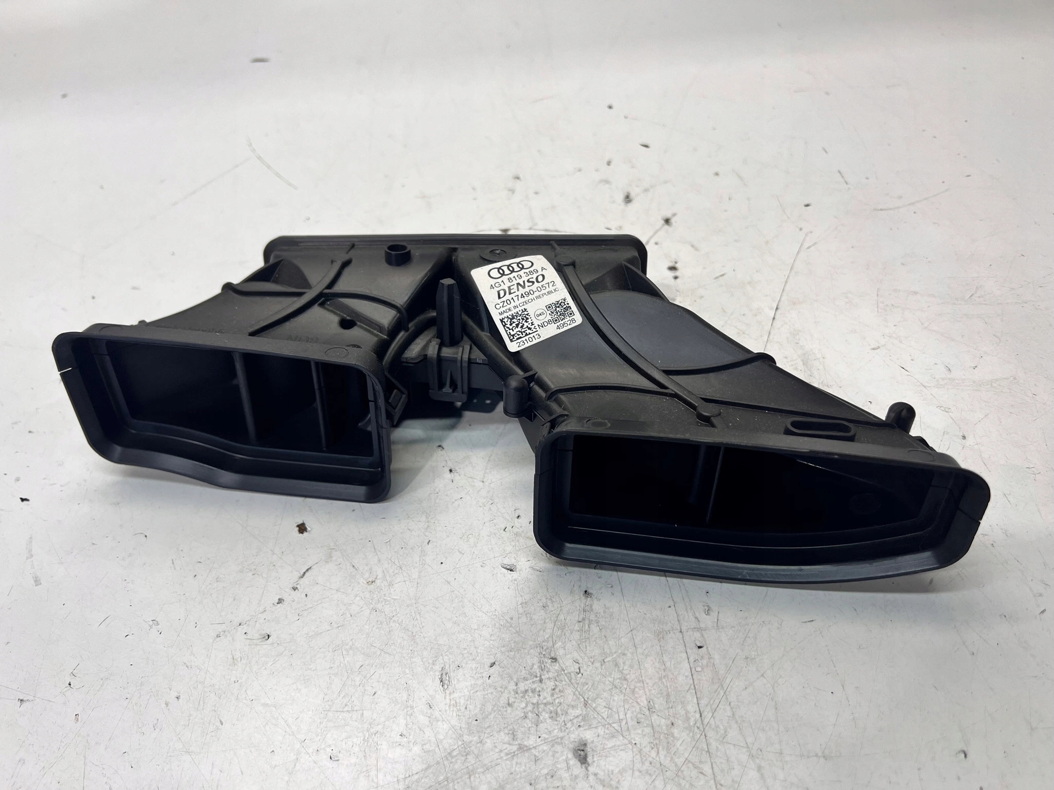 drain POWIETRZNY AUDI A6 C7 4G1819389A