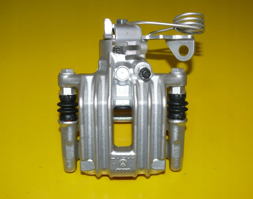 8E0615424G - Задний правый зажим AUDI A6 C5 255/10 передний привод