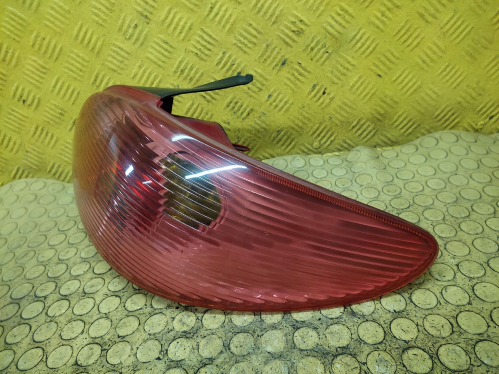 PEUGEOT 206 LIFT light right rear part